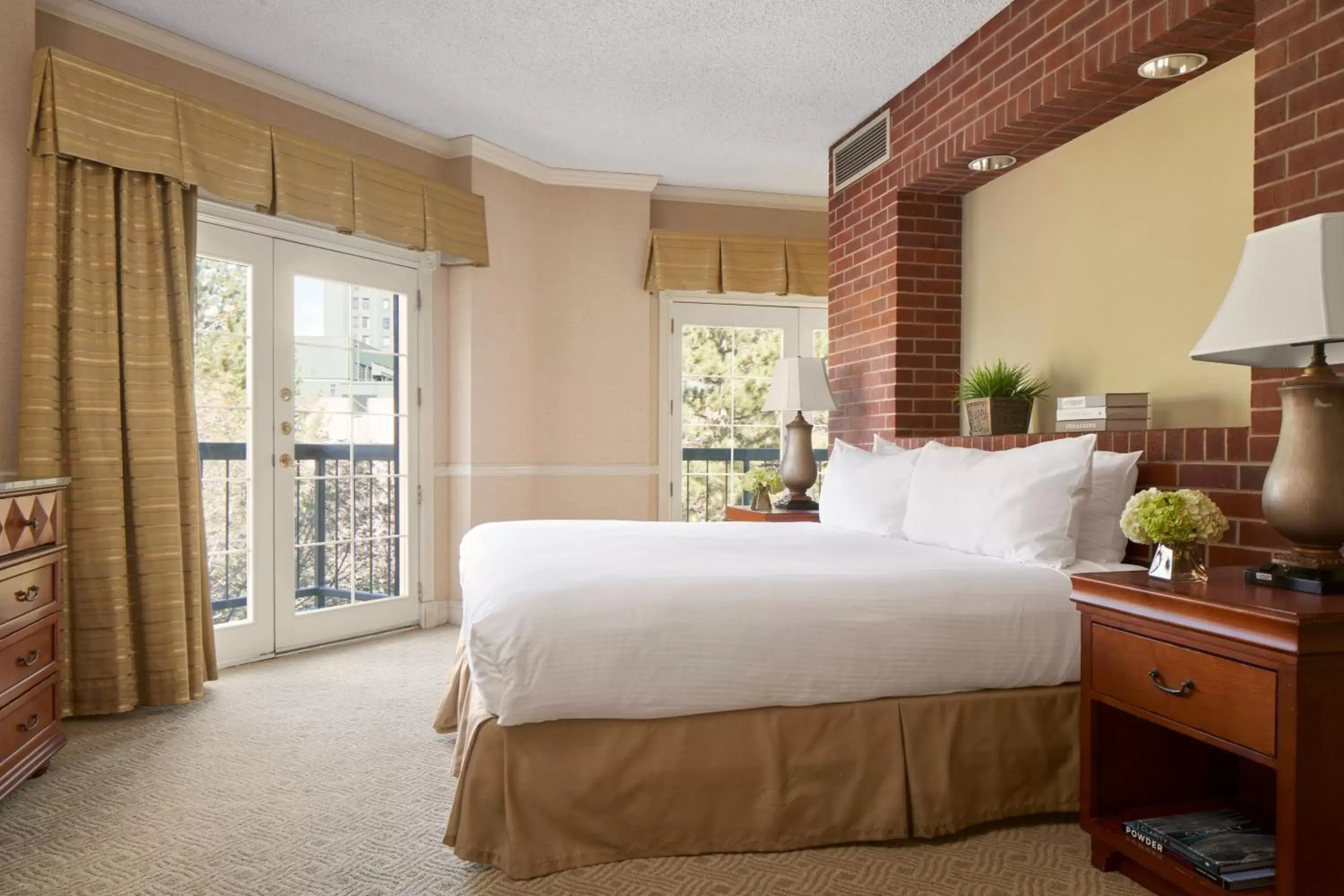 Photo of the whole room, Bed in Lake Tahoe Resort Hotel