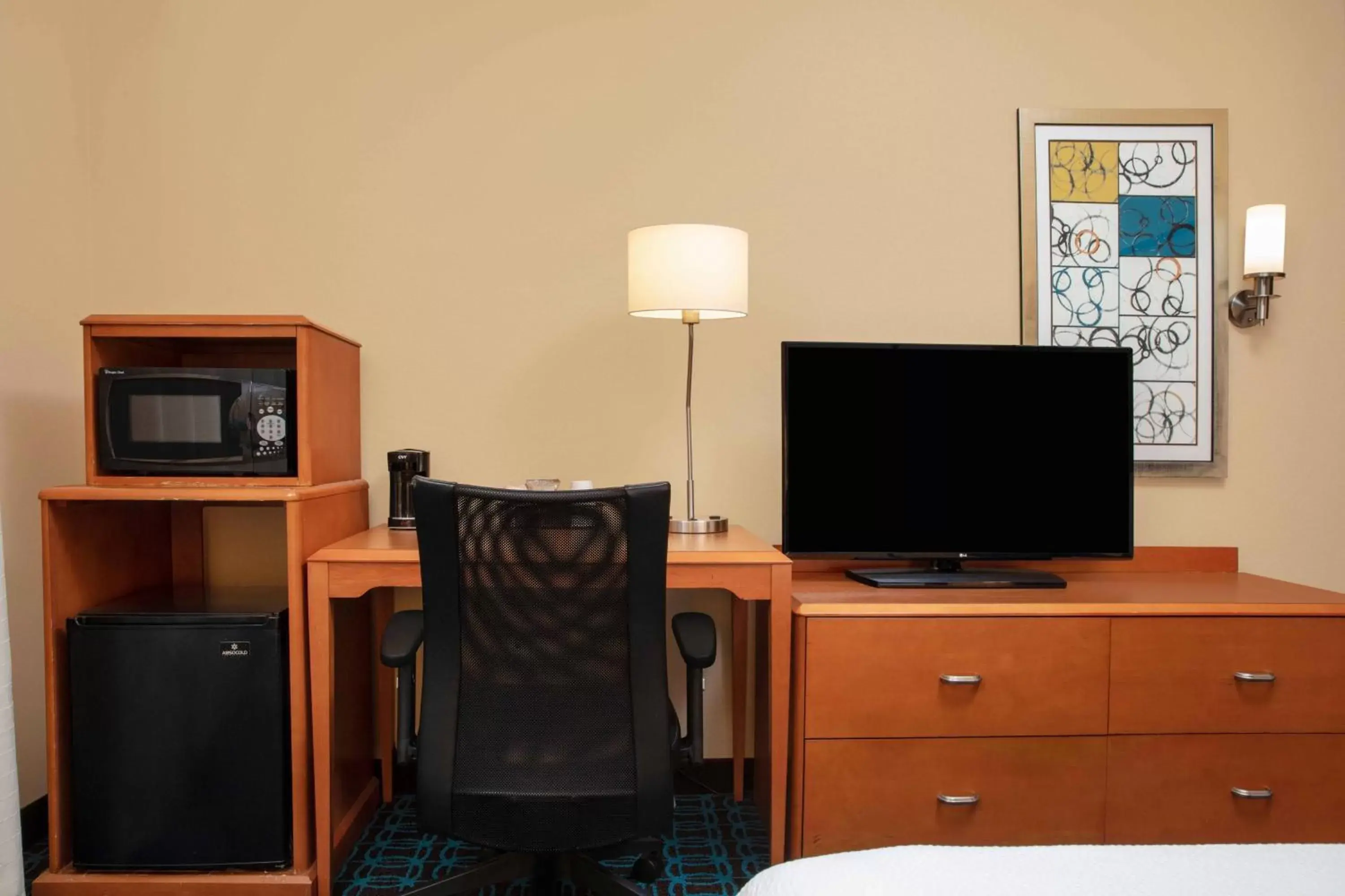 Photo of the whole room, TV/Entertainment Center in Fairfield Inn & Suites by Marriott Augusta Fort Gordon Area