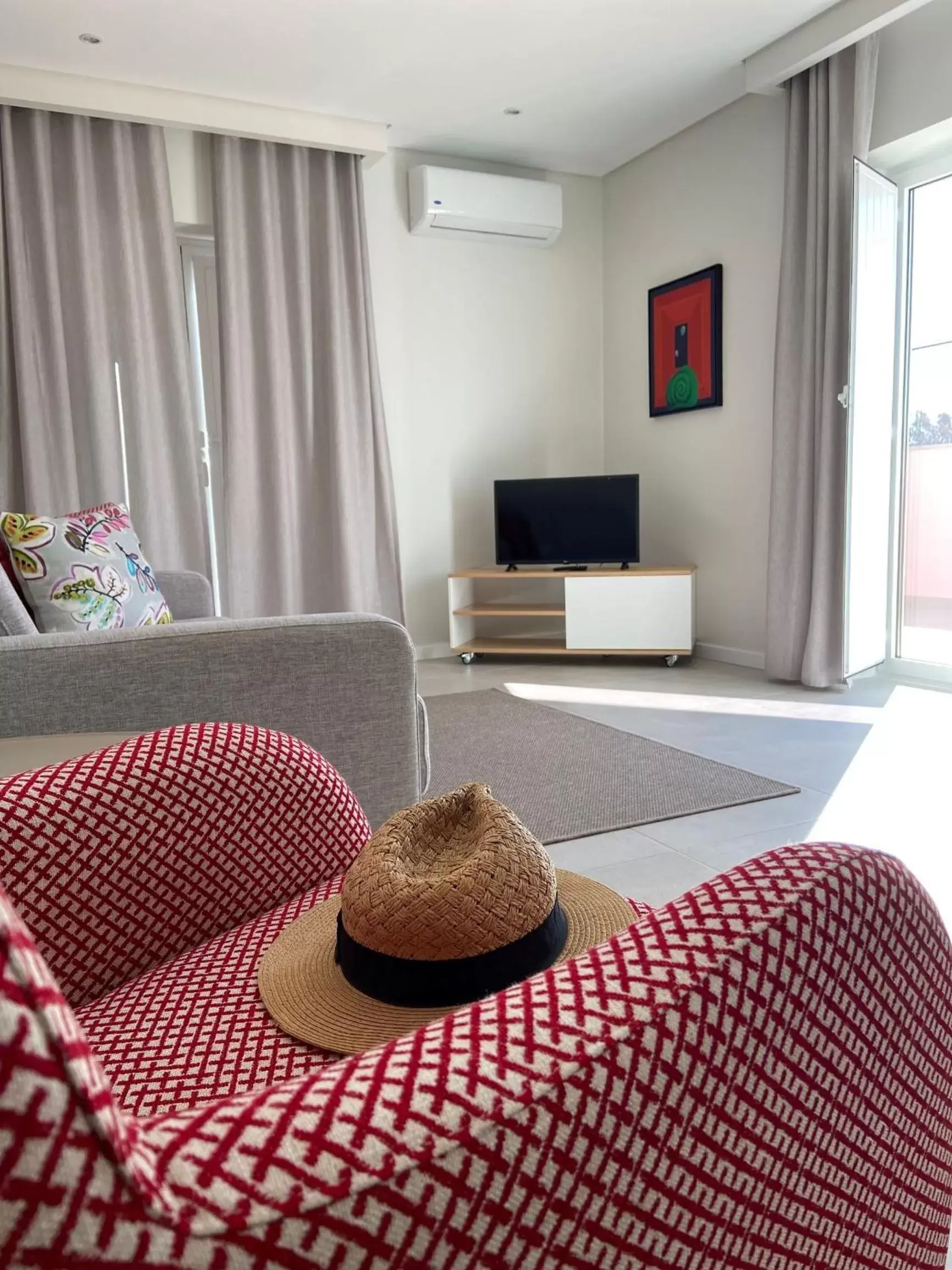 Living room, Seating Area in Cardeal Suites & Apartments