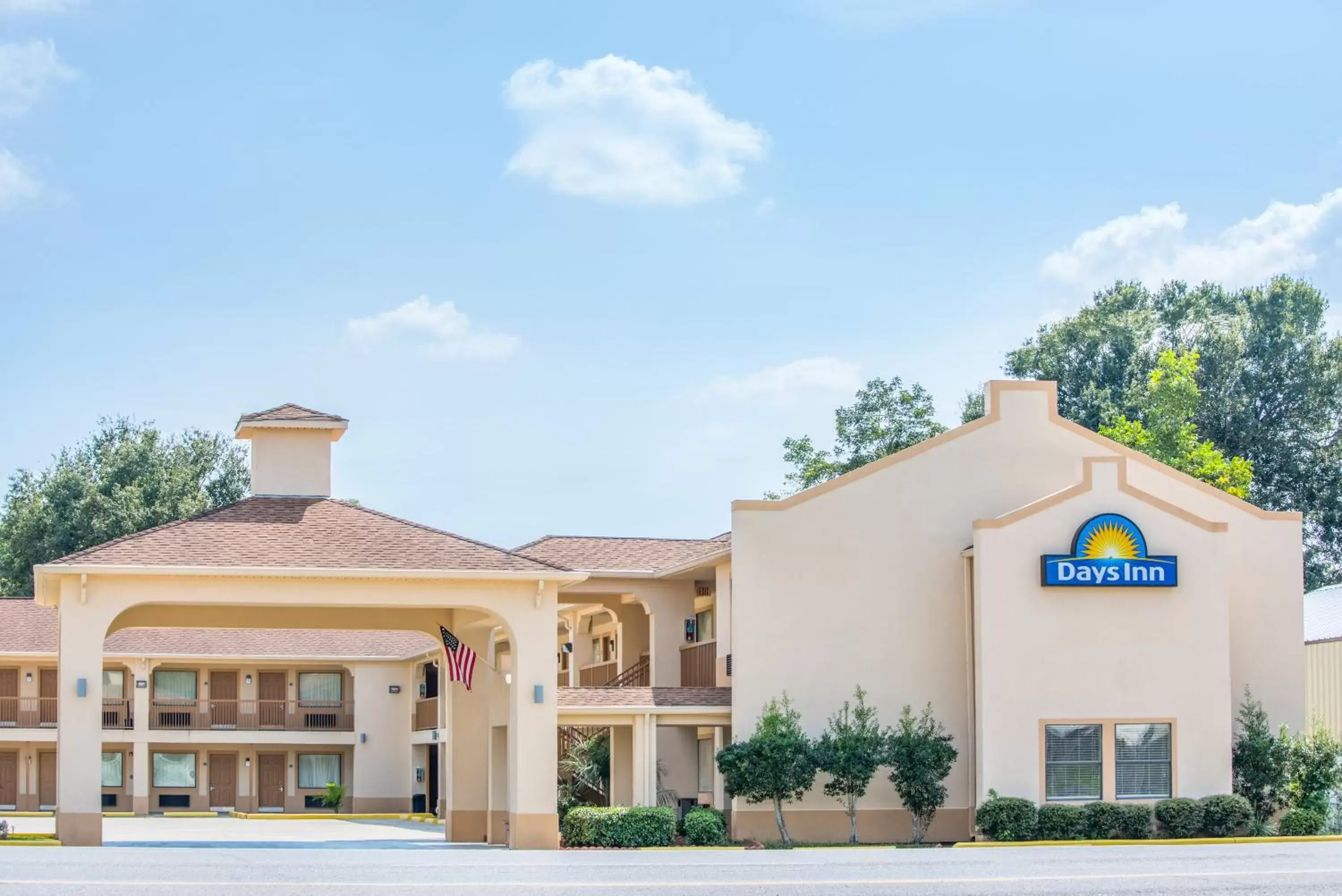 Facade/entrance, Property Building in Days Inn by Wyndham Abbeville