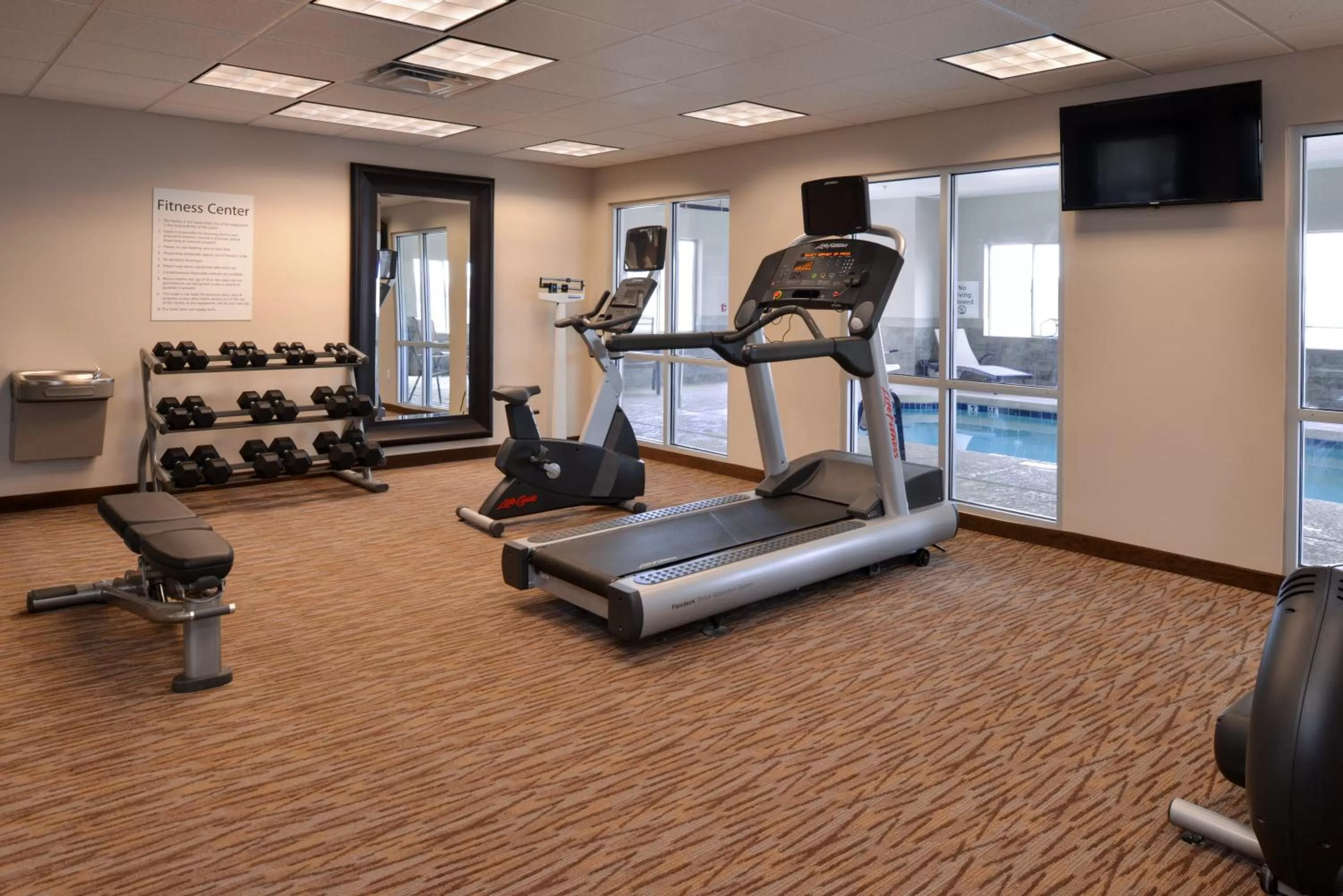 Fitness centre/facilities in Holiday Inn Express & Suites Williams by IHG