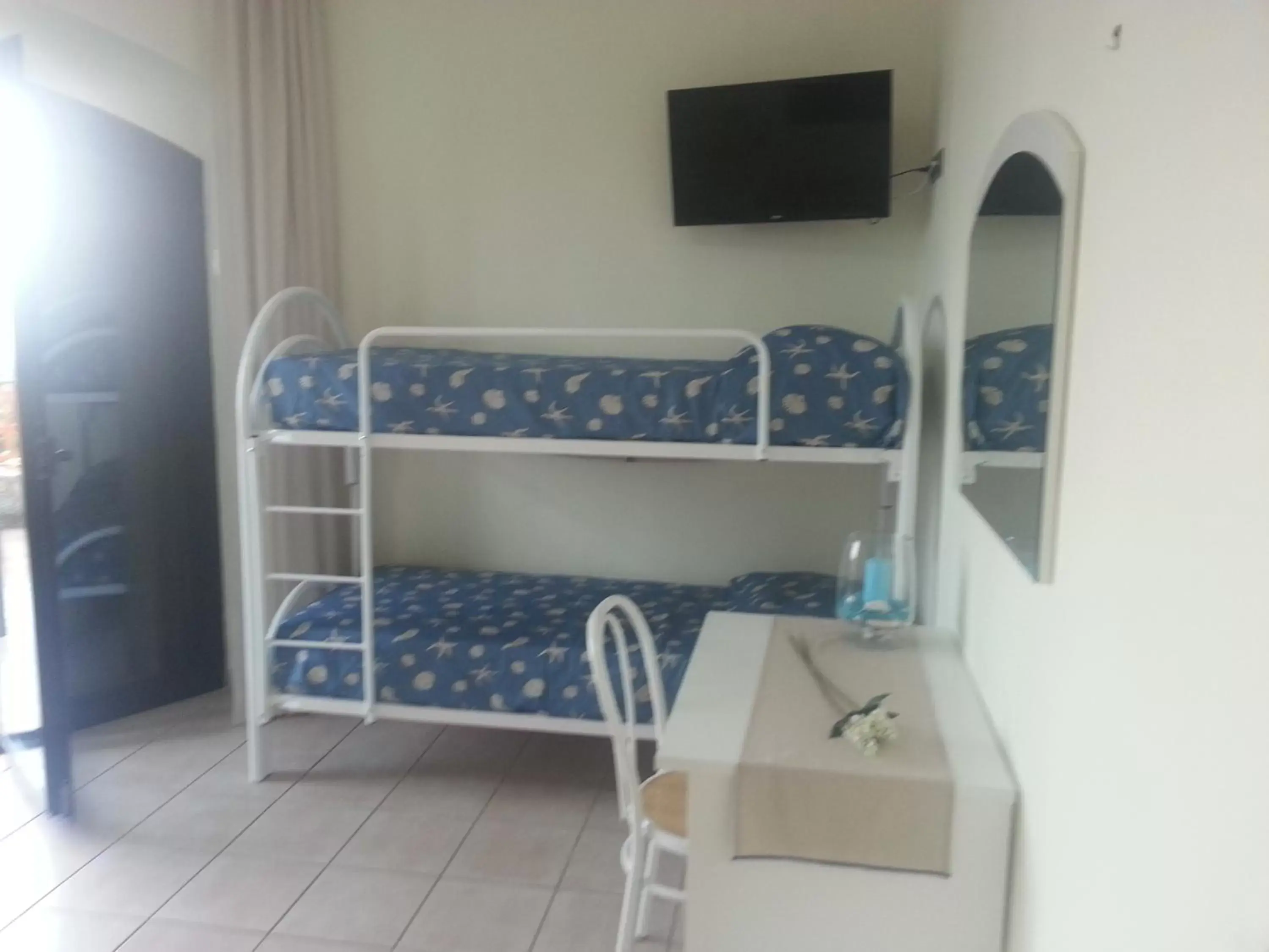 bunk bed in Hotel Tirreno Formia