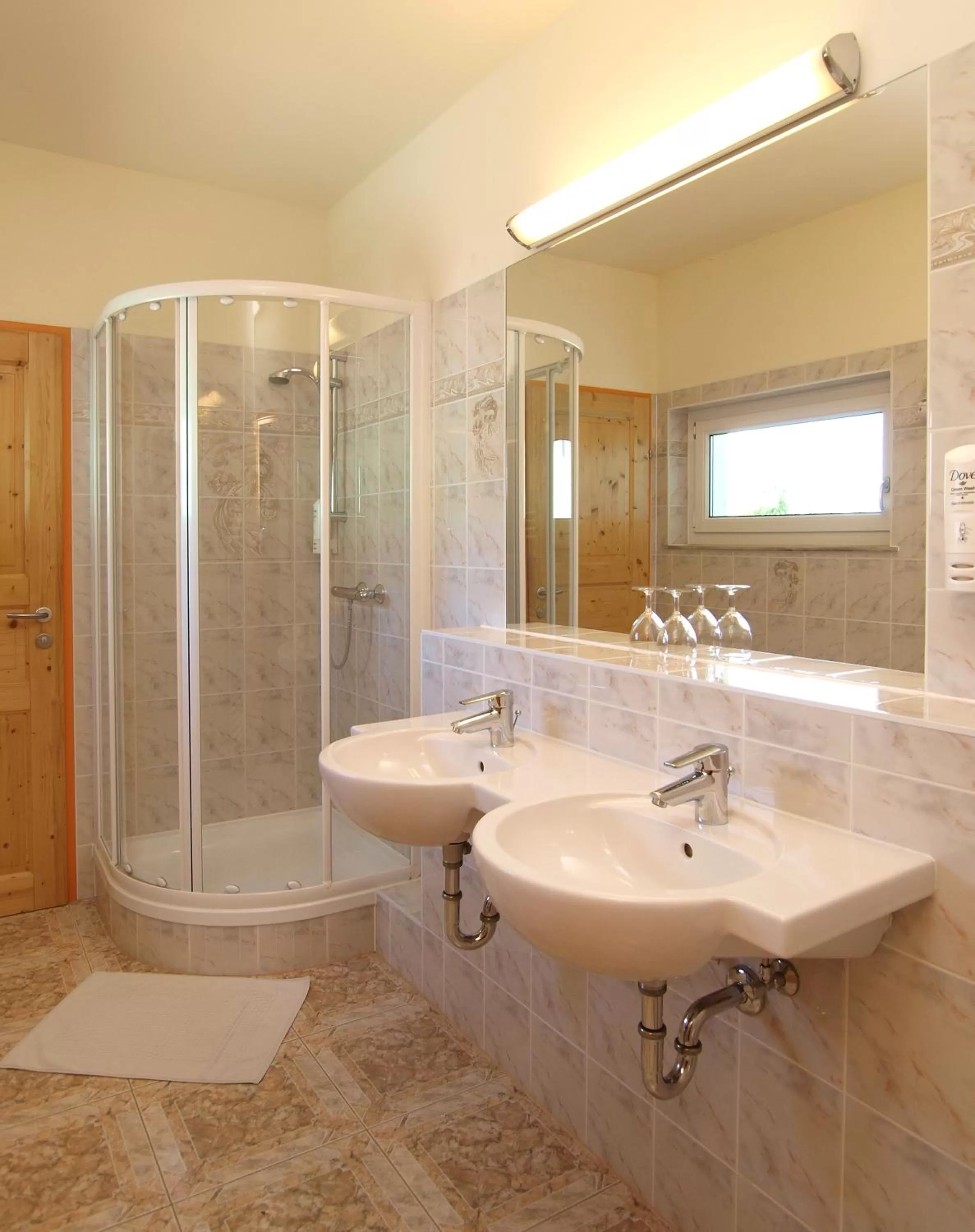 Bathroom in Gastwirtschaft & Hotel Holzinger