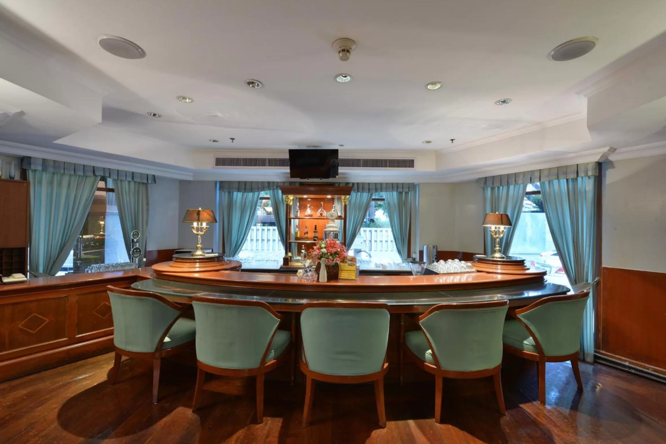 Lounge or bar in Evergreen Laurel Hotel Bangkok