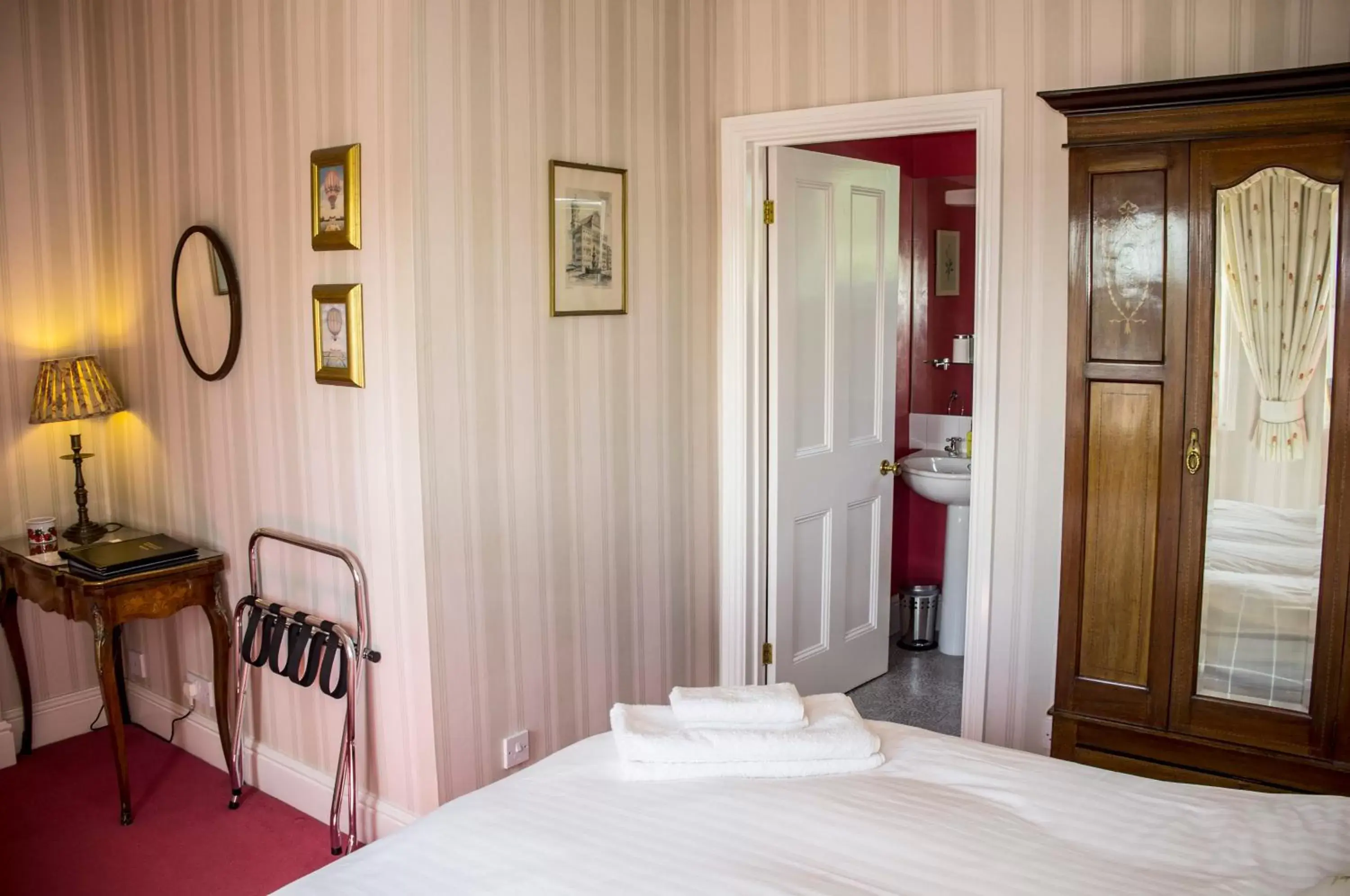 Superior Double Room in Dowfold House Bed and Breakfast Superior Double Room in Dowfold House Bed and Breakfast