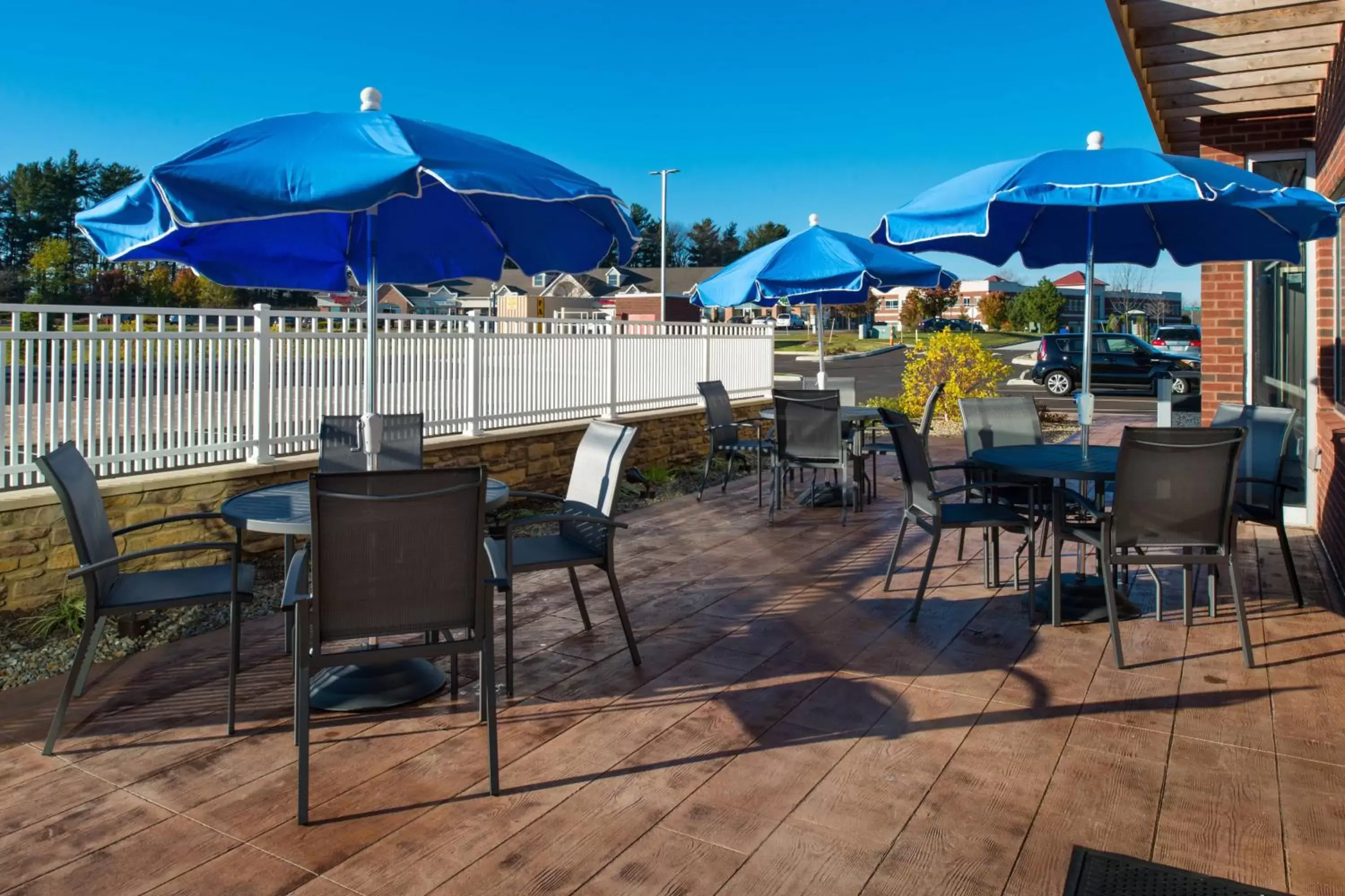 Property building, Restaurant/Places to Eat in Fairfield Inn & Suites by Marriott Akron Stow