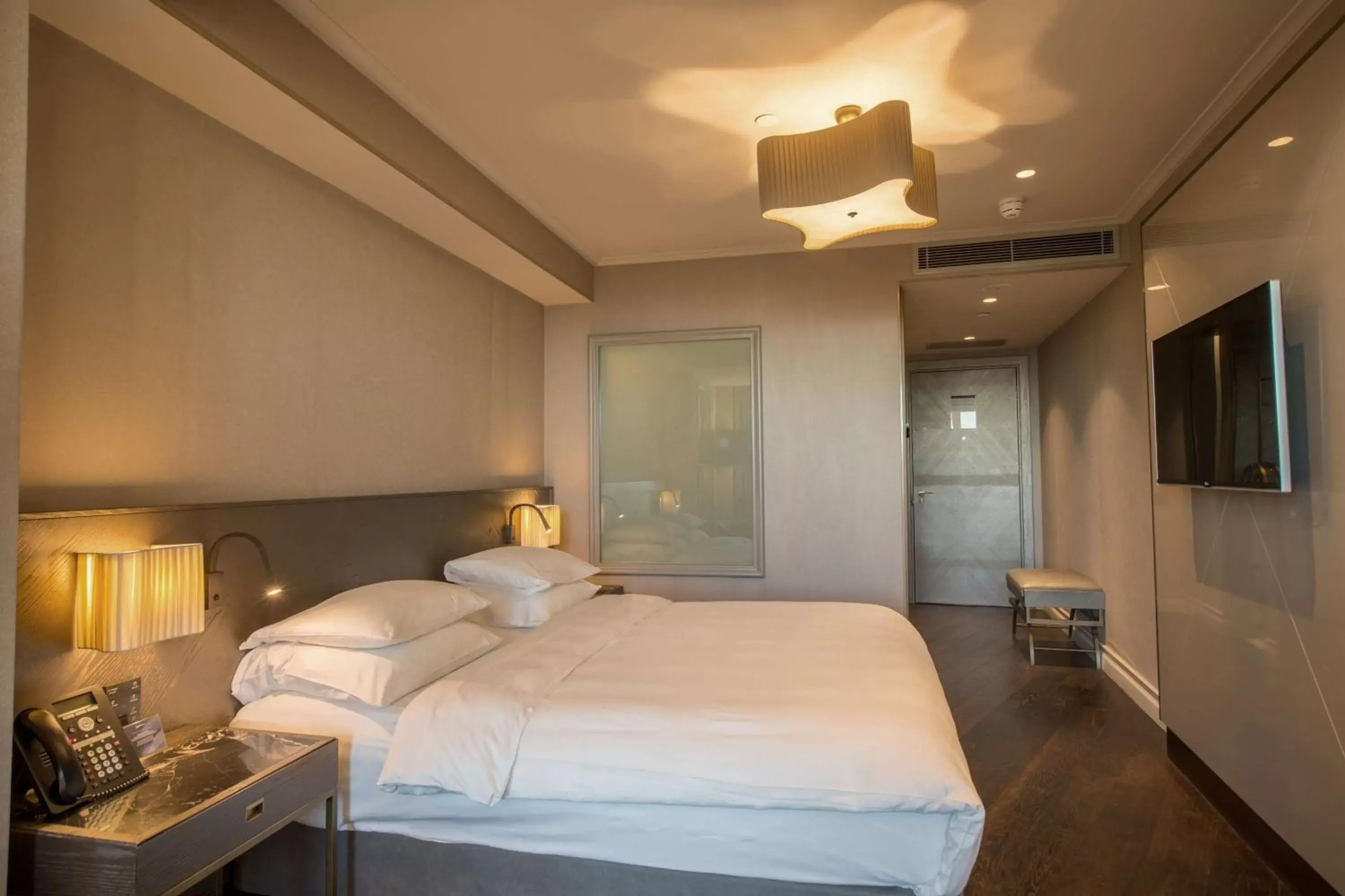 Bed in Radisson Blu Hotel Istanbul Ottomare