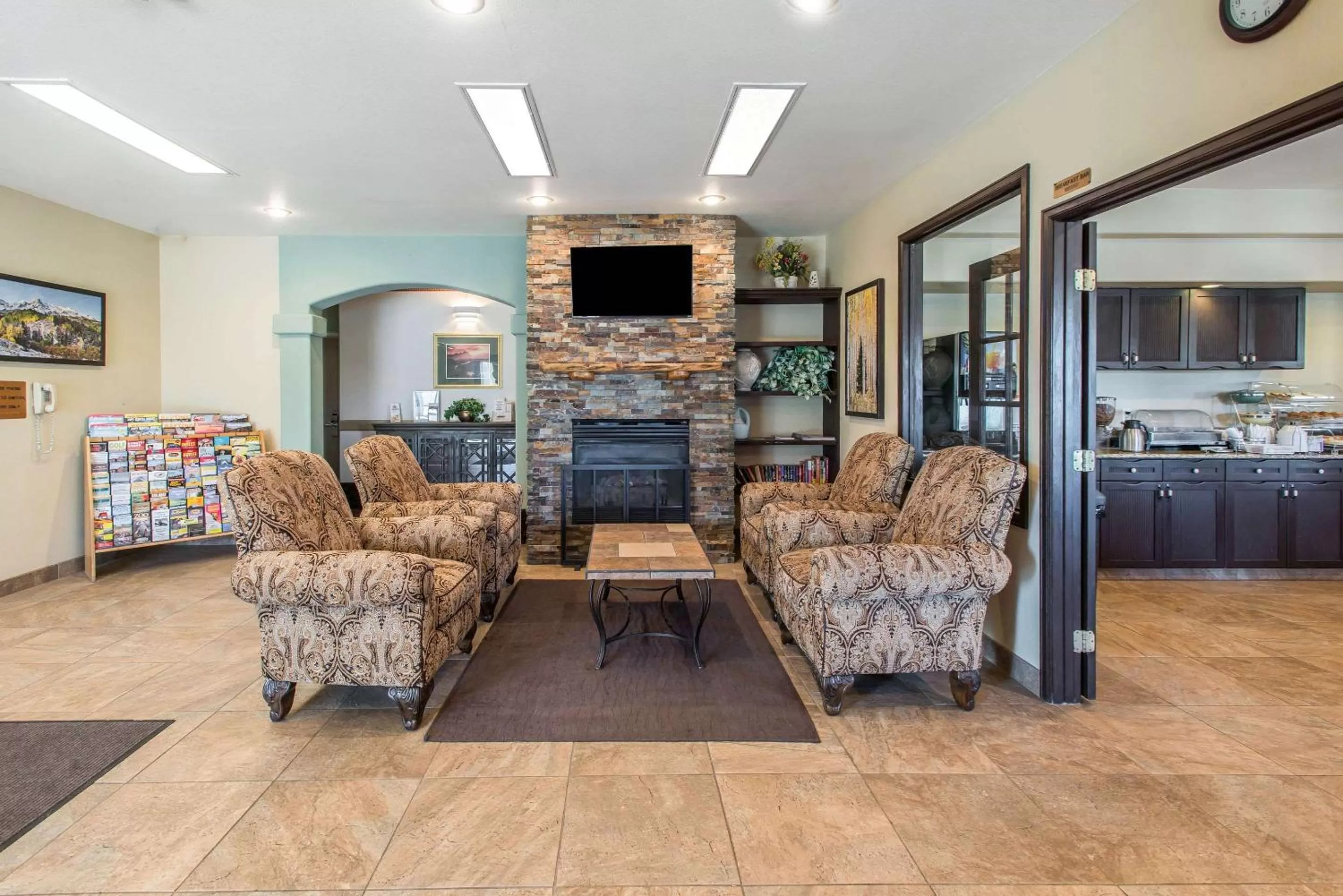 Lobby or reception in Baymont by Wyndham Loveland - Fort Collins Area