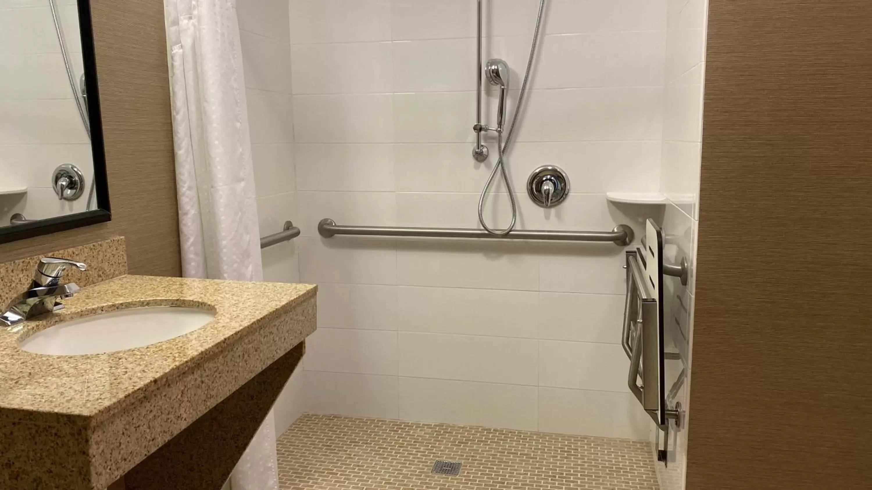 Photo of the whole room, Bathroom in Holiday Inn Hotel & Suites Bakersfield, an IHG Hotel
