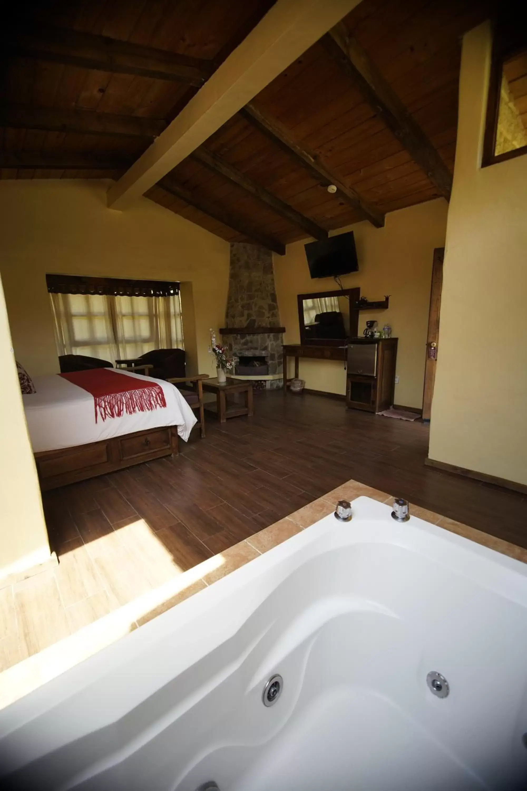King Suite with Spa Bath in Cabañas La Cascada King Suite with Spa Bath in Cabañas La Cascada