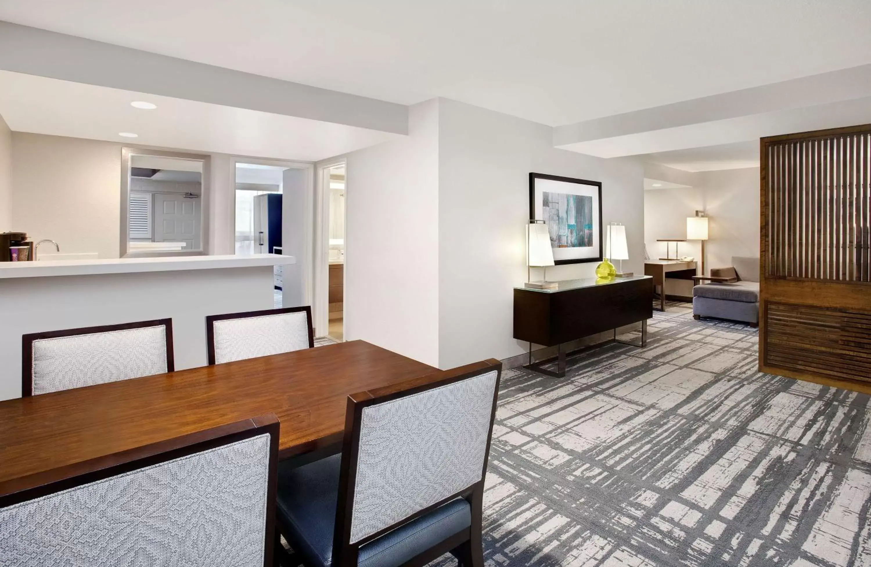 Living room, TV/Entertainment Center in Embassy Suites by Hilton Orlando International Drive Convention Center
