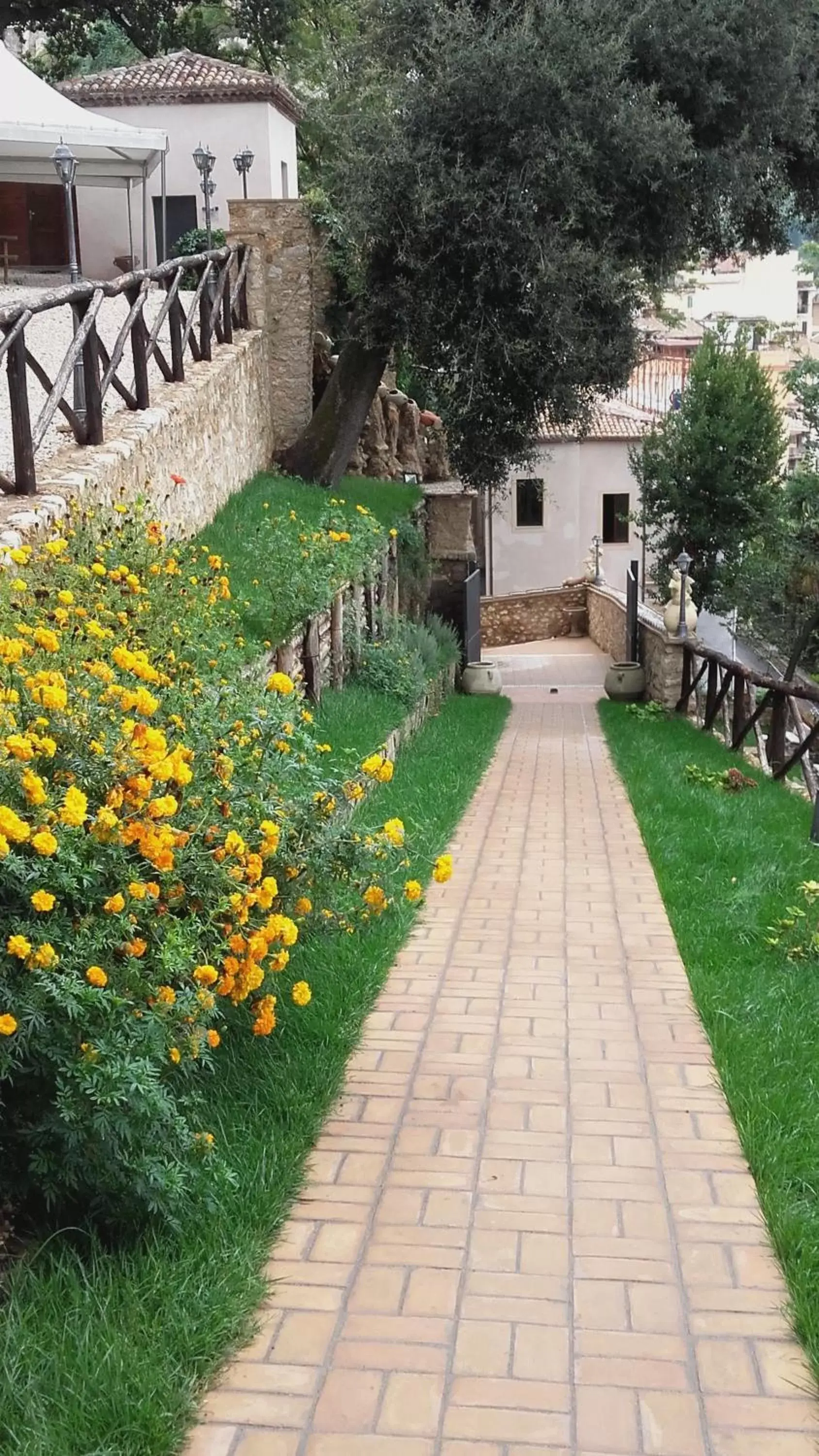 Garden in Palazzo Moraschi Subiaco