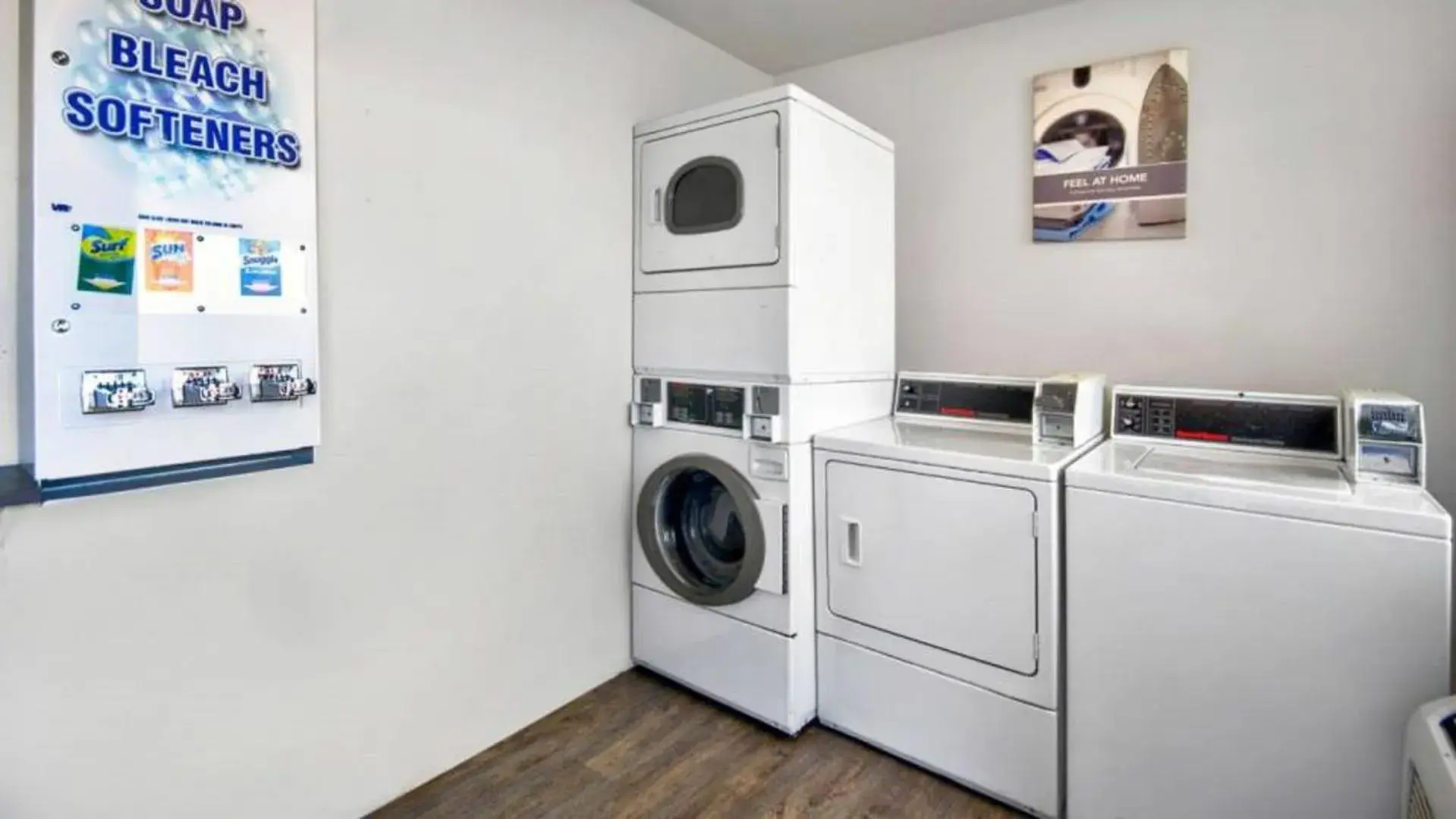 laundry, Kitchen/Kitchenette in Studio 6 Victorville - Apple Valley