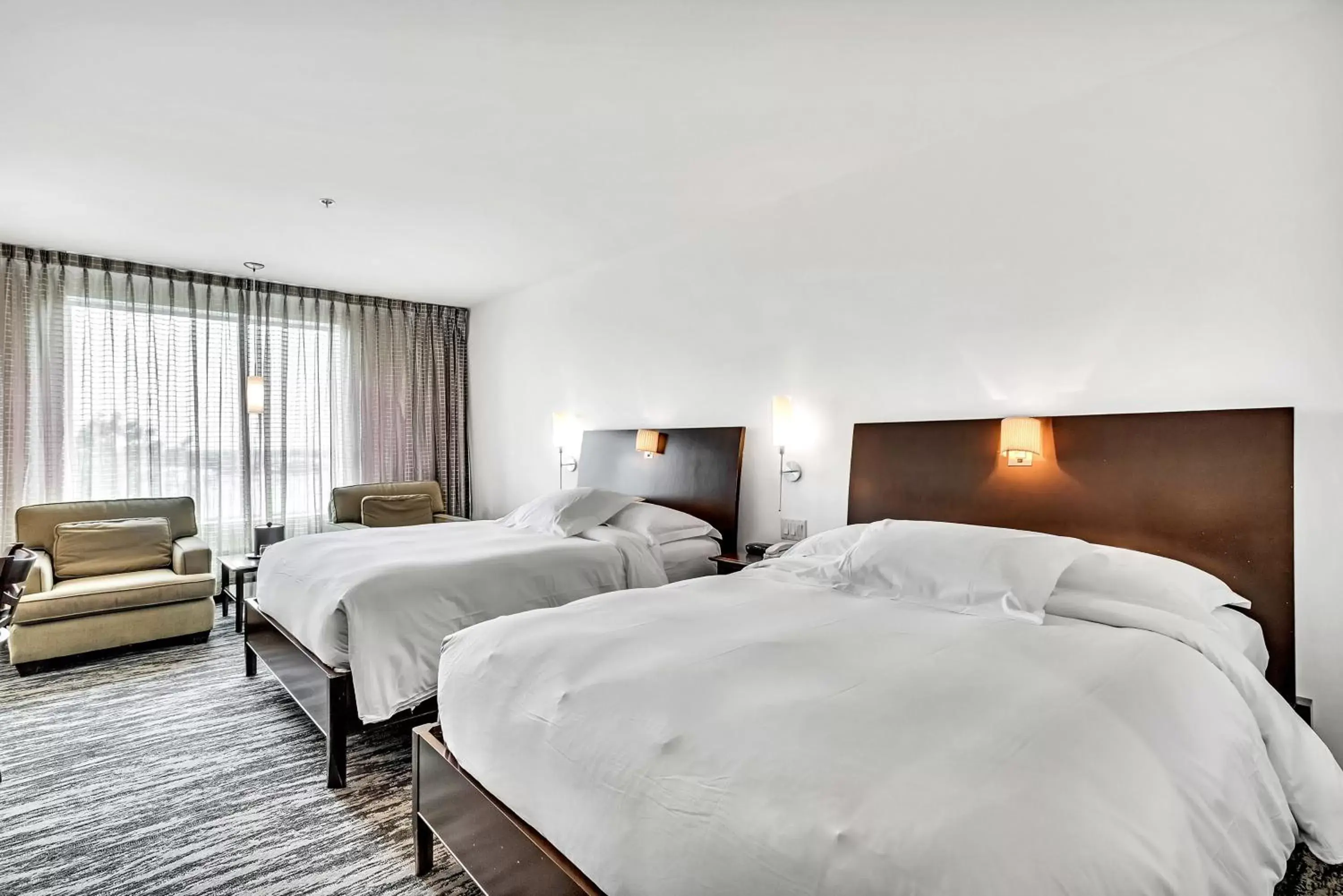 Bedroom, Bed in Hotel Mortagne