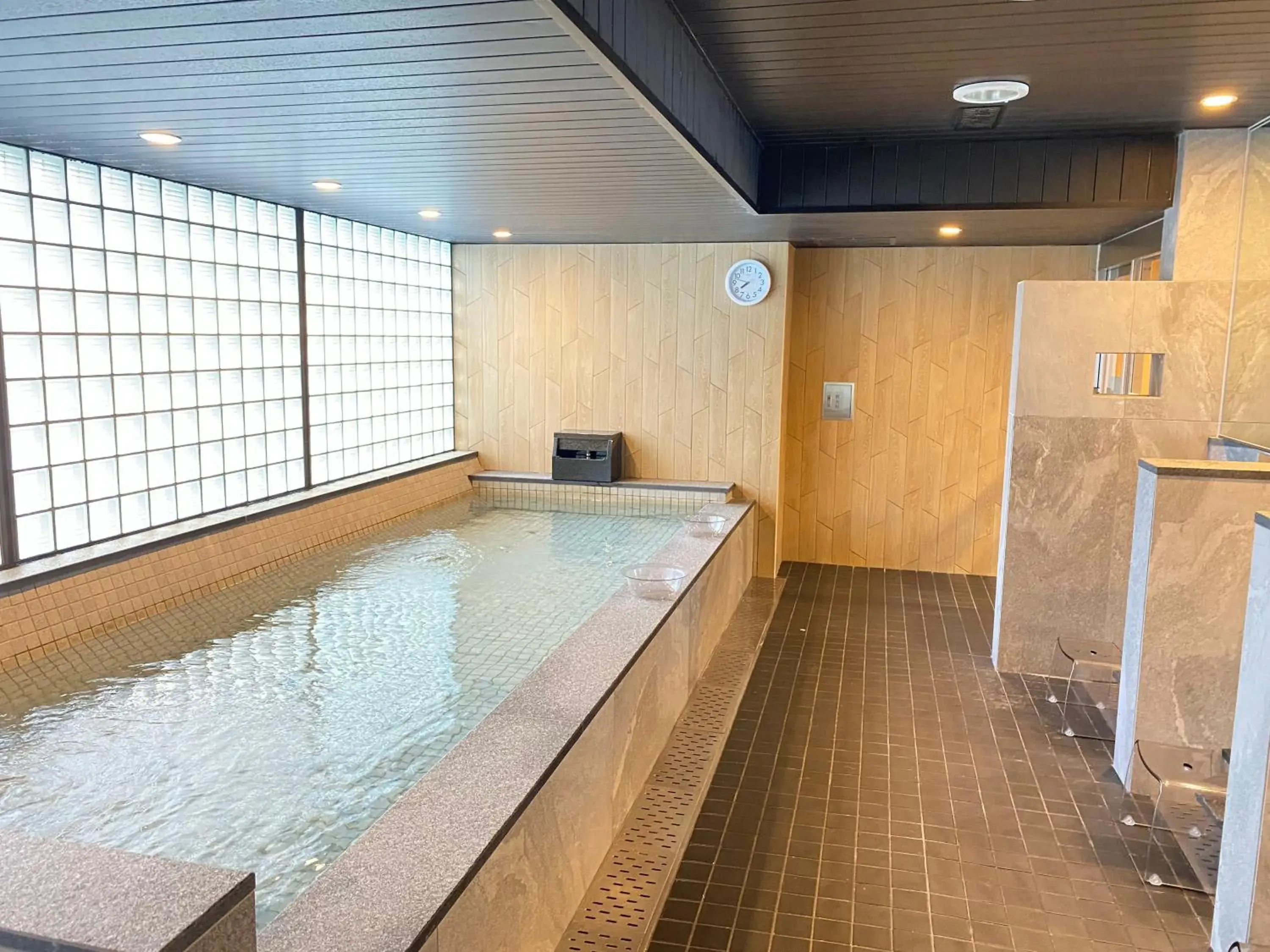 Swimming Pool in First Cabin Midosuji-Namba