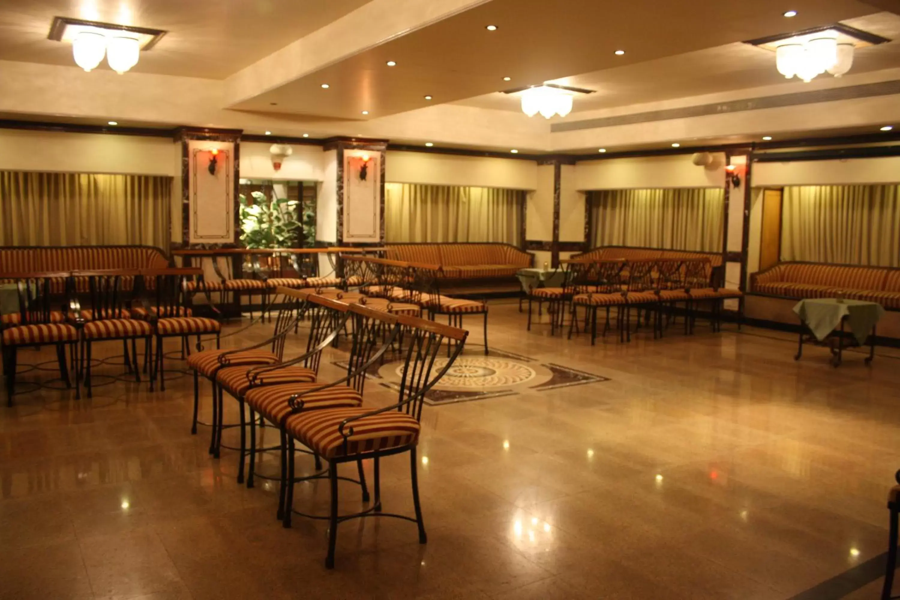 Seating area, Restaurant/Places to Eat in Hotel Karl Residency