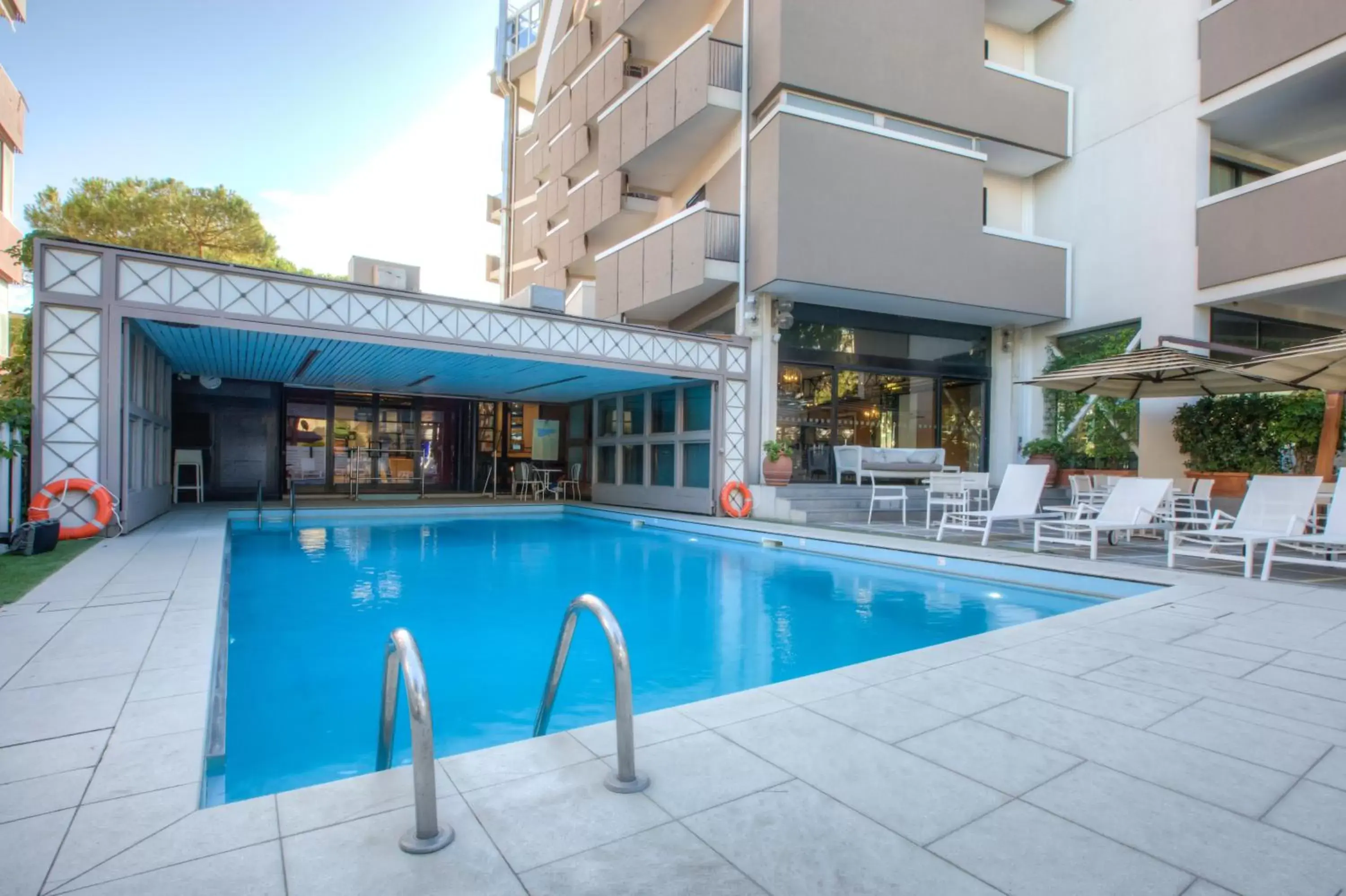 Swimming Pool in Hotel Imperiale Rimini & SPA
