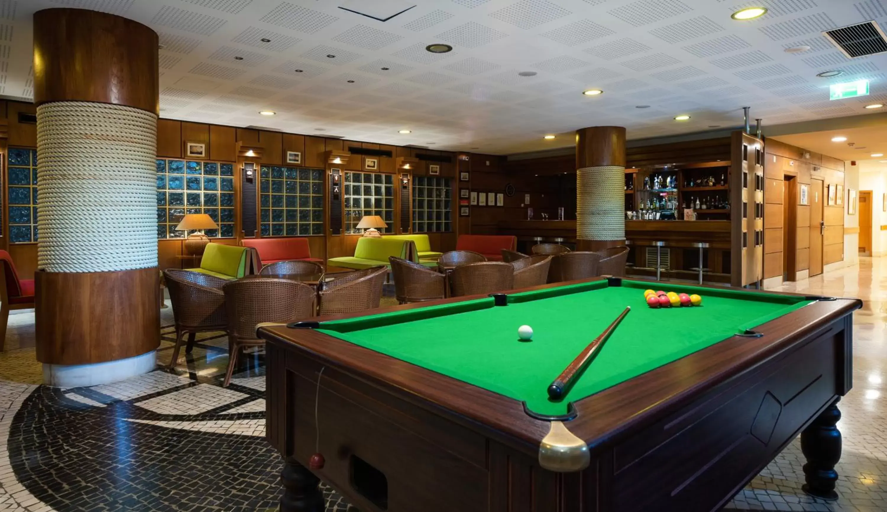Lounge or bar, Billiards in Oceanus Aparthotel