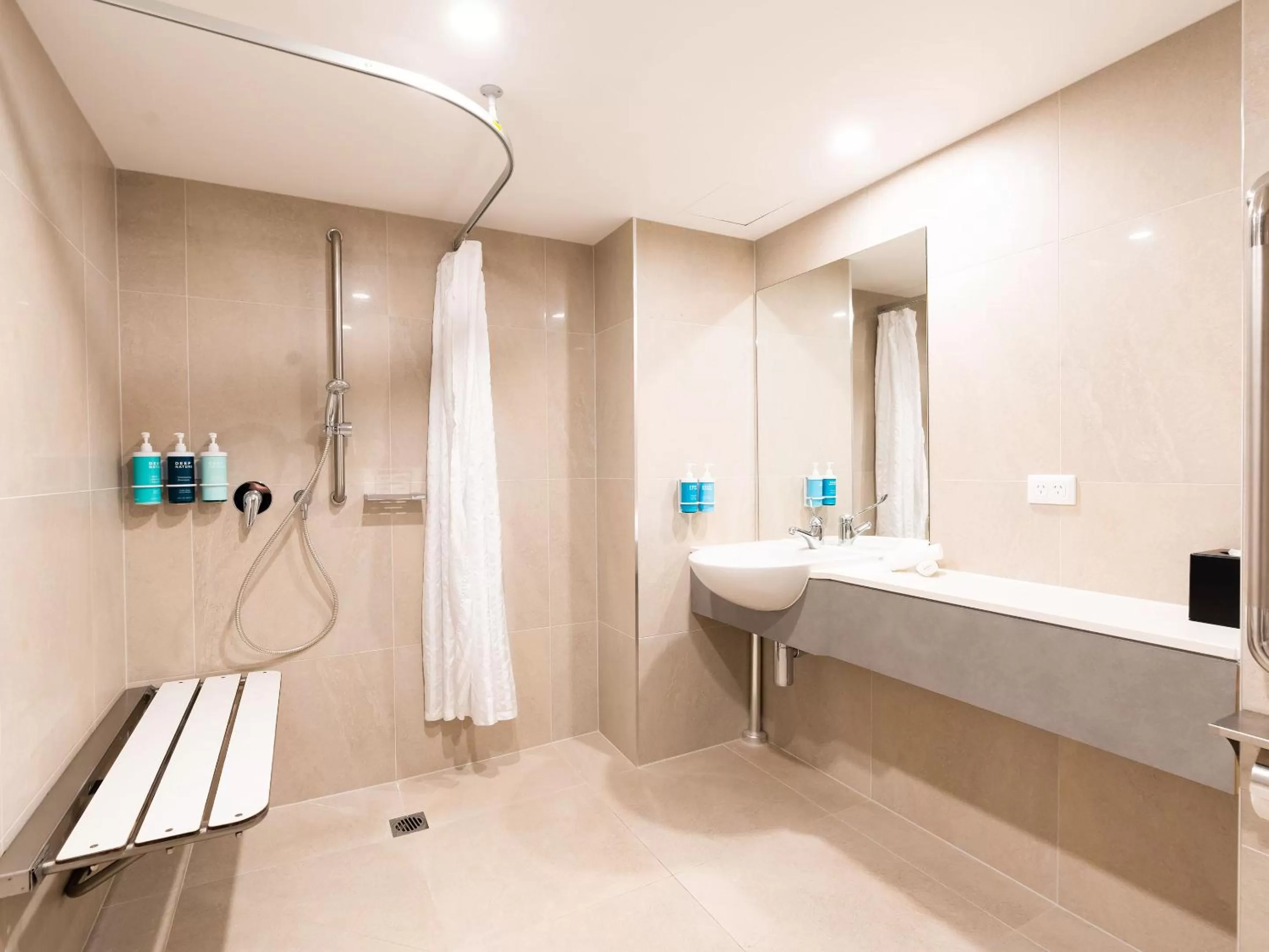 Facility for disabled guests in Novotel Cairns Oasis Resort