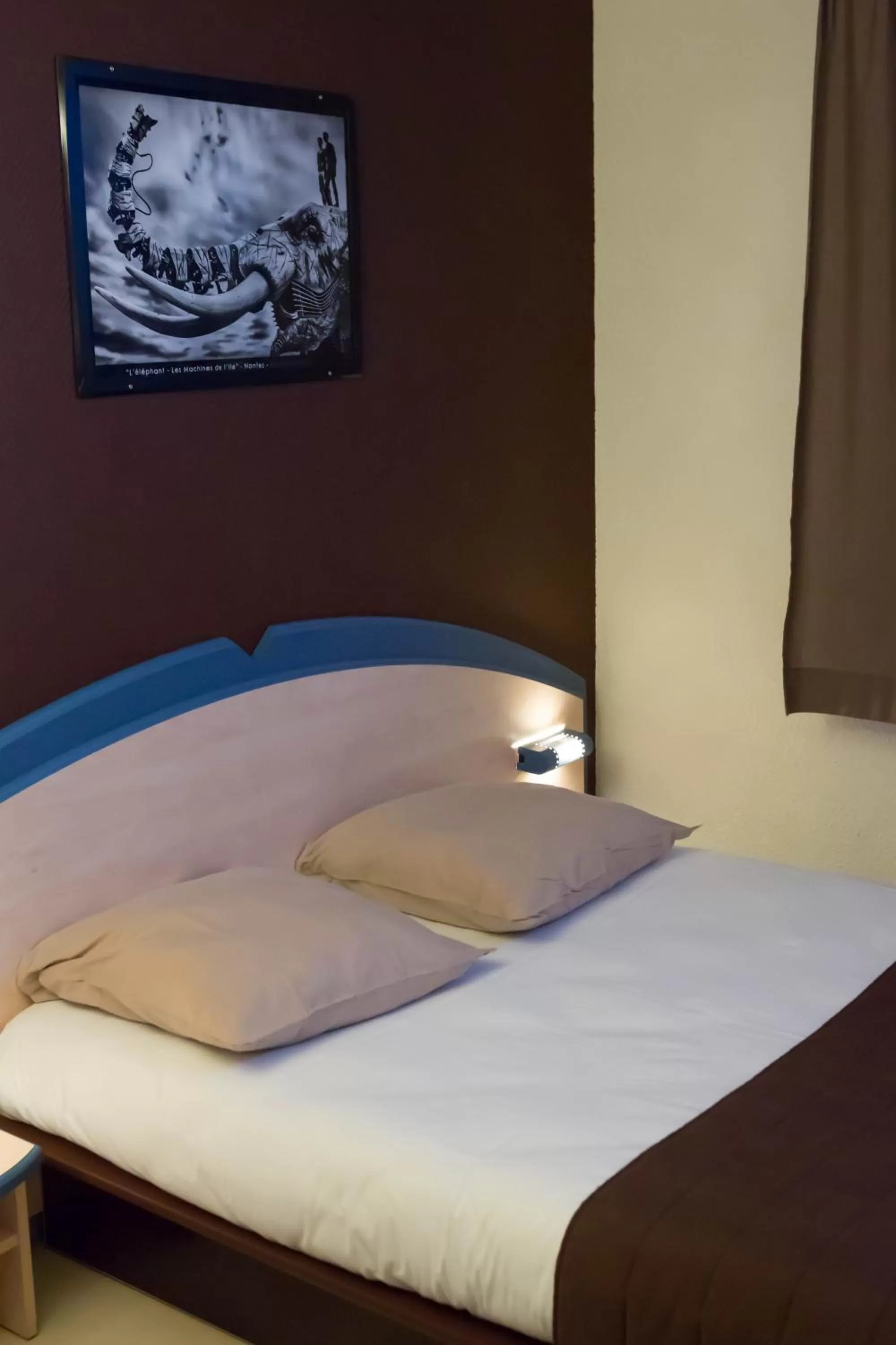 Bed in Le 2 by Hotel Akena - Nantes Beaujoire, Porte de Sainte Luce