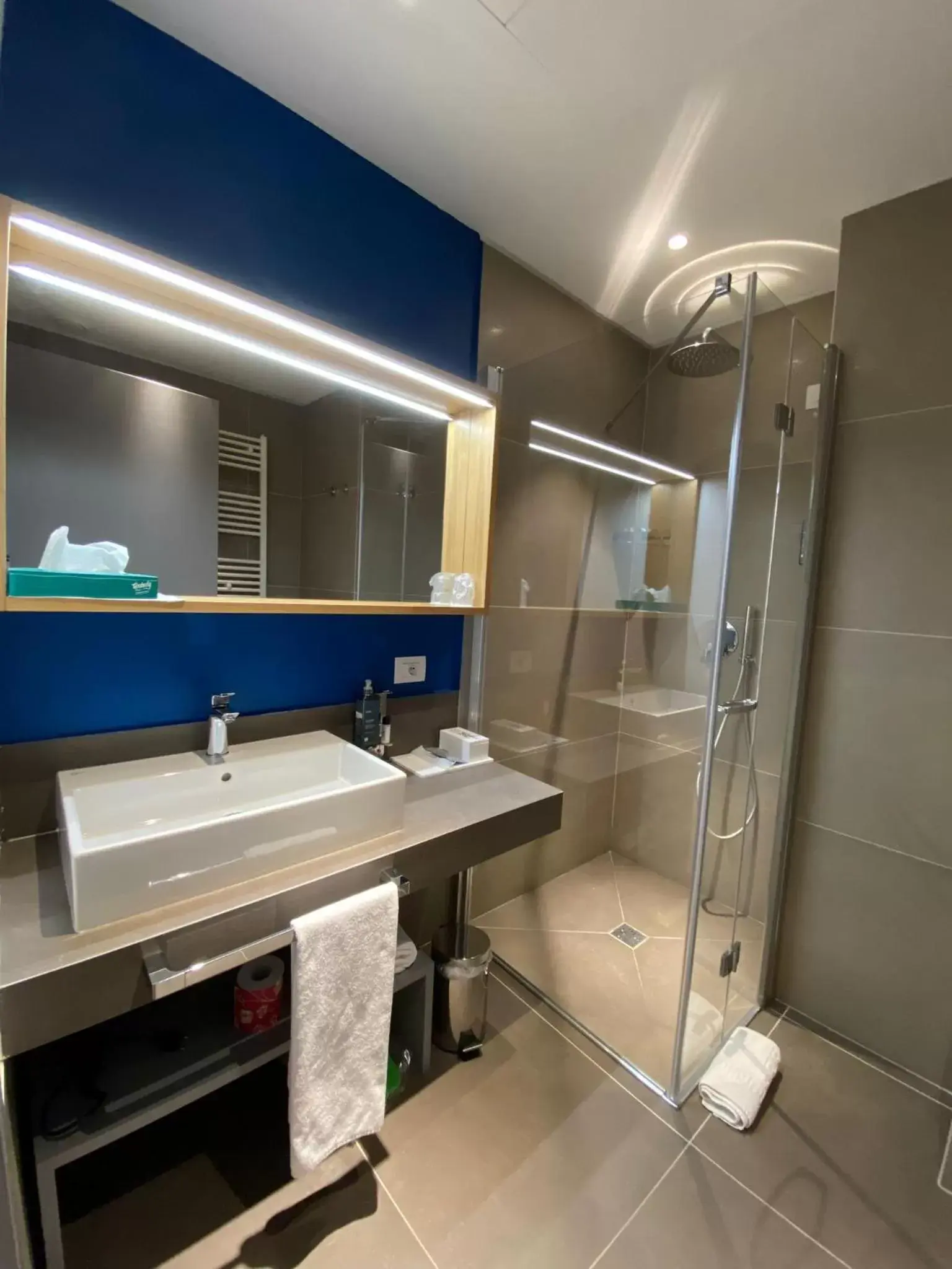 Bathroom in Hotel Medinblu