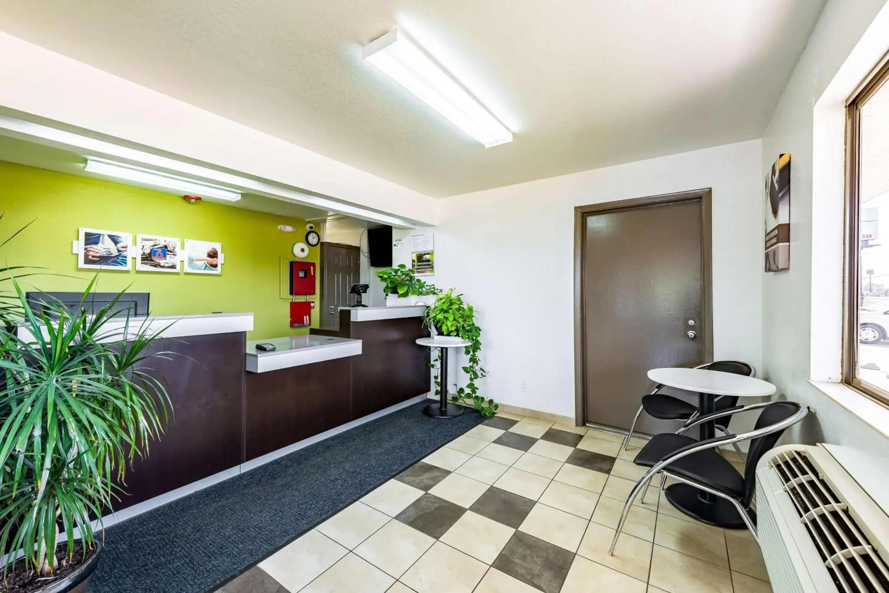Lobby or reception in Studio 6-Monroe, LA - Hwy 165 Lobby or reception in Studio 6-Monroe, LA - Hwy 165