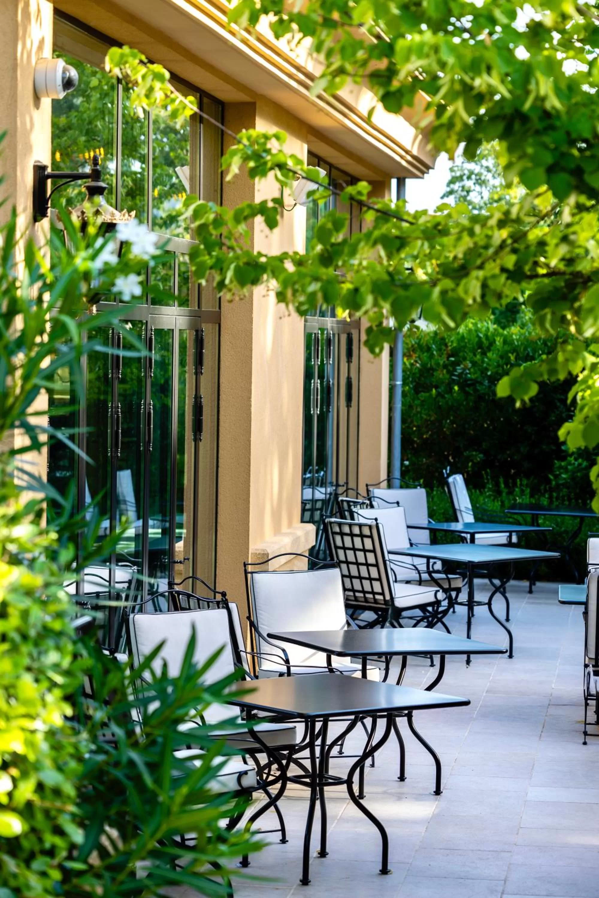 Restaurant/places to eat in Villa Saint-Ange