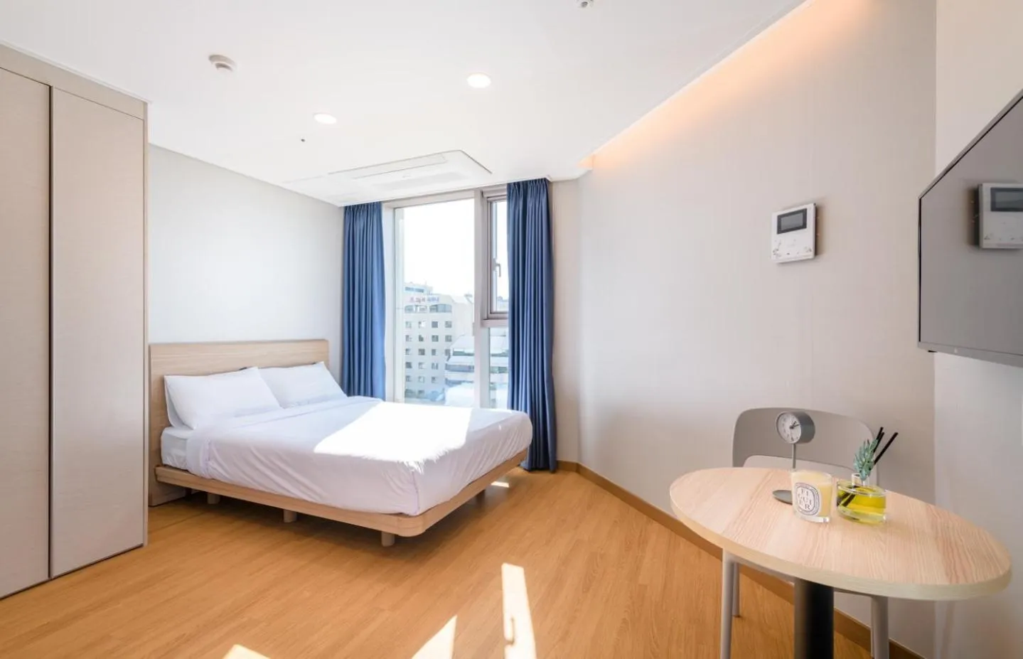 Bed in Hi Residences