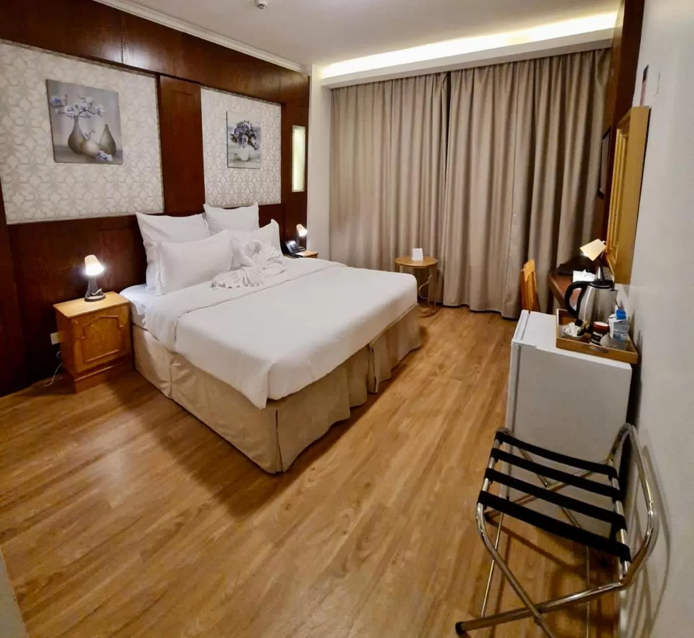 Photo of the whole room, Bed in Jiwar Al Madina Hotel