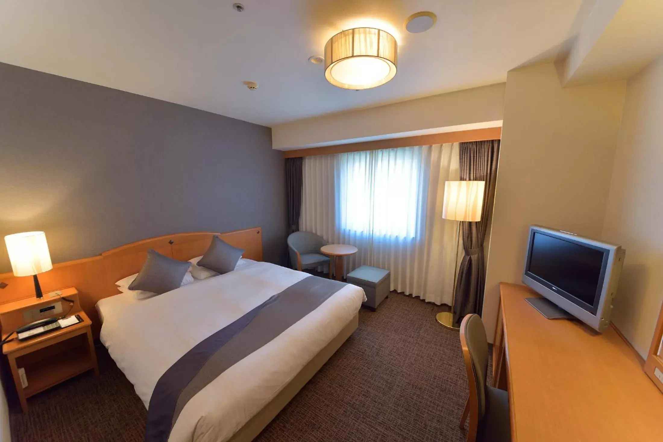 TV and multimedia, Bed in Okayama Koraku Hotel
