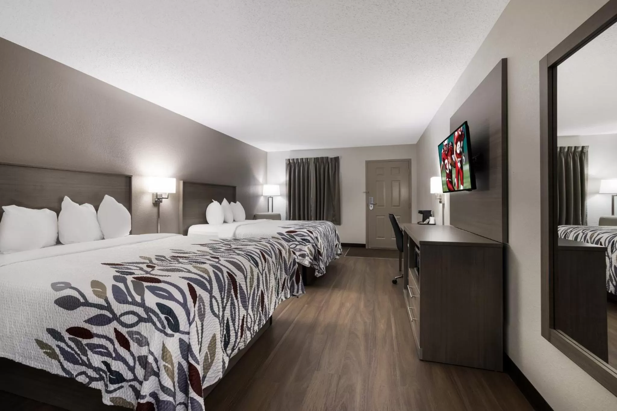 Bedroom, Bed in Red Roof Inn Weedsport