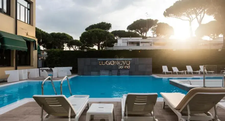 Swimming Pool in Hotel Logonovo