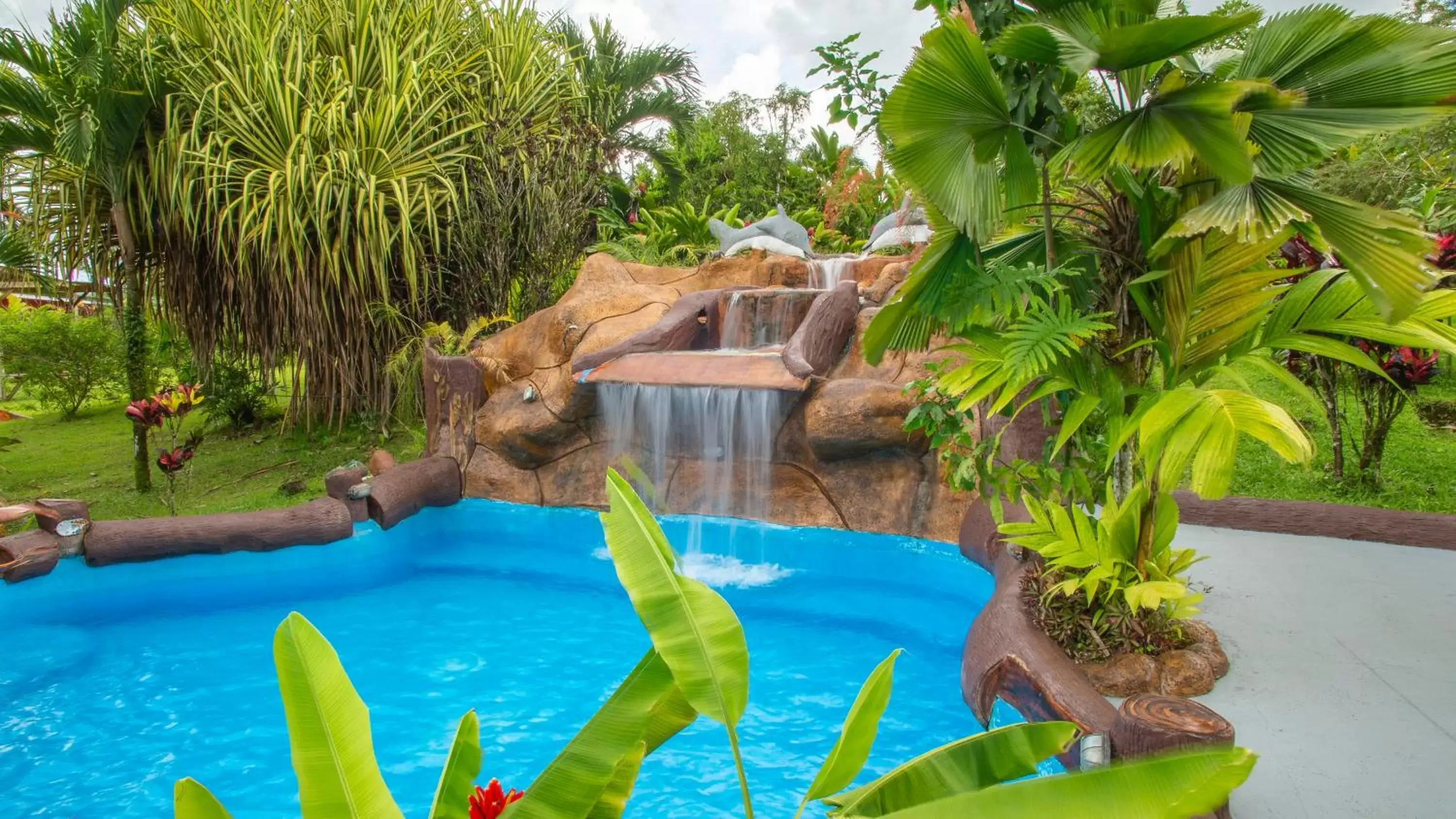 Swimming Pool in Hotel & Hot Springs Sueño Dorado