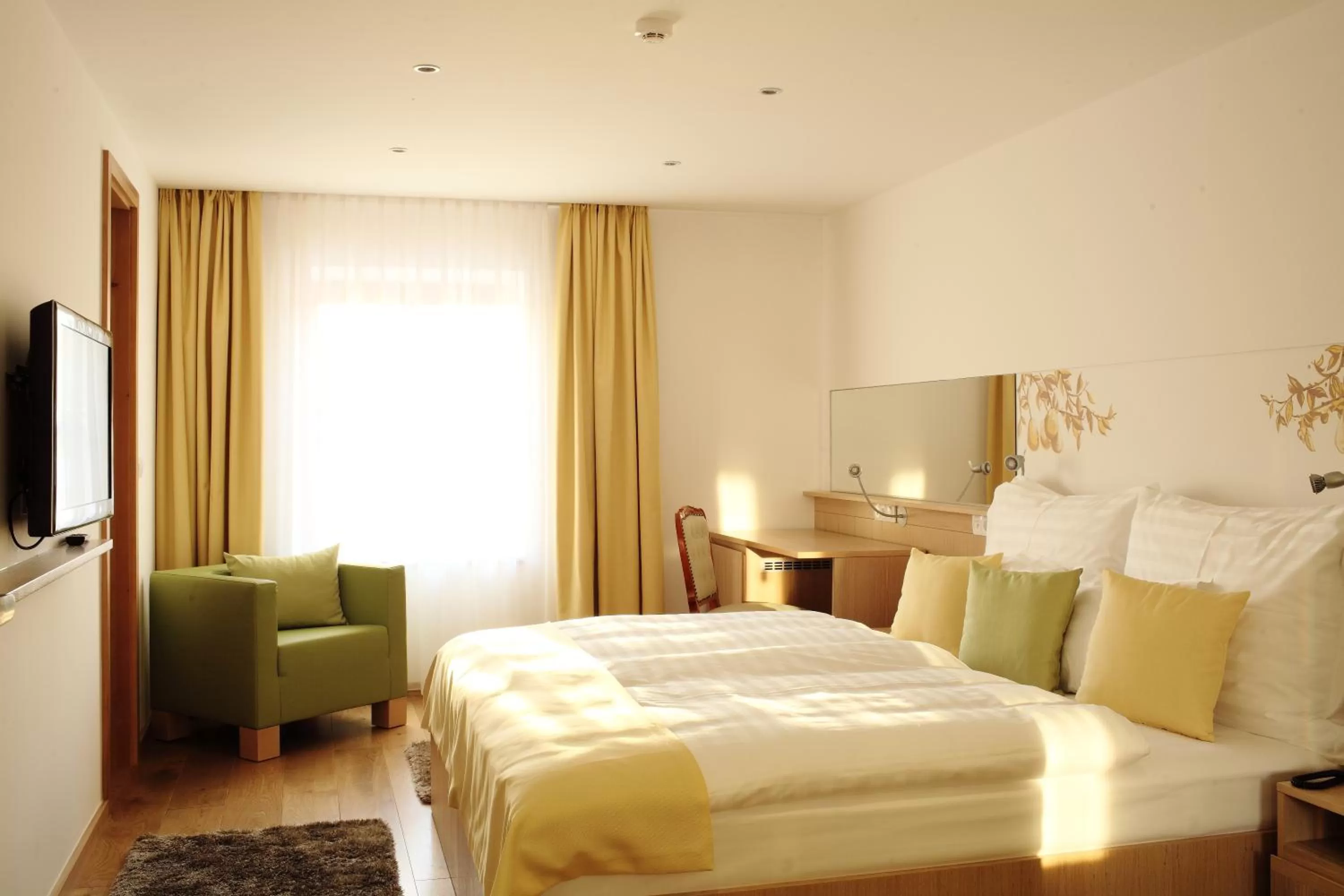 Photo of the whole room, Bed in Hotel Historia Malomkert