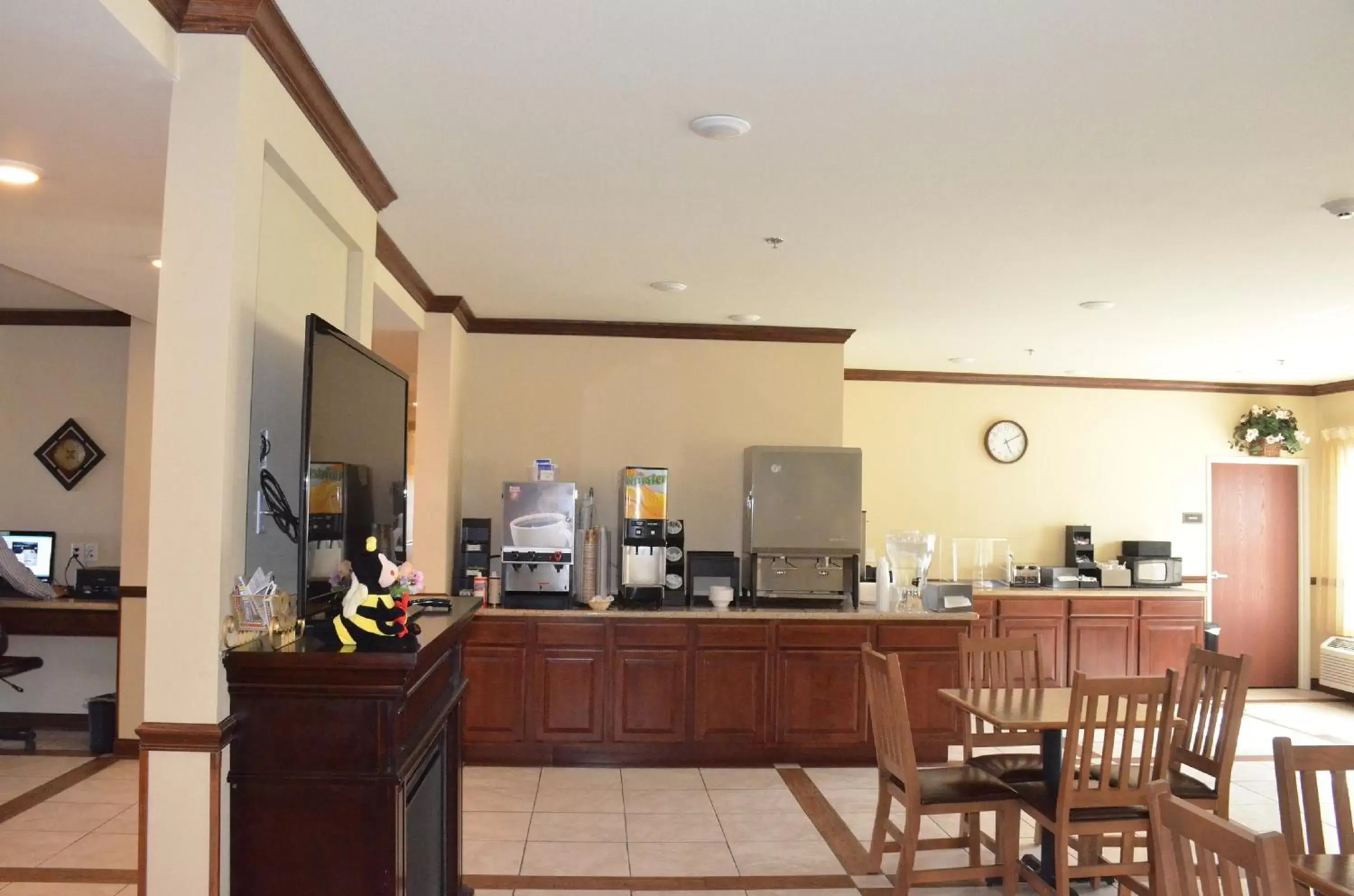 Continental breakfast in Sierra Inn Minot Continental breakfast in Sierra Inn Minot