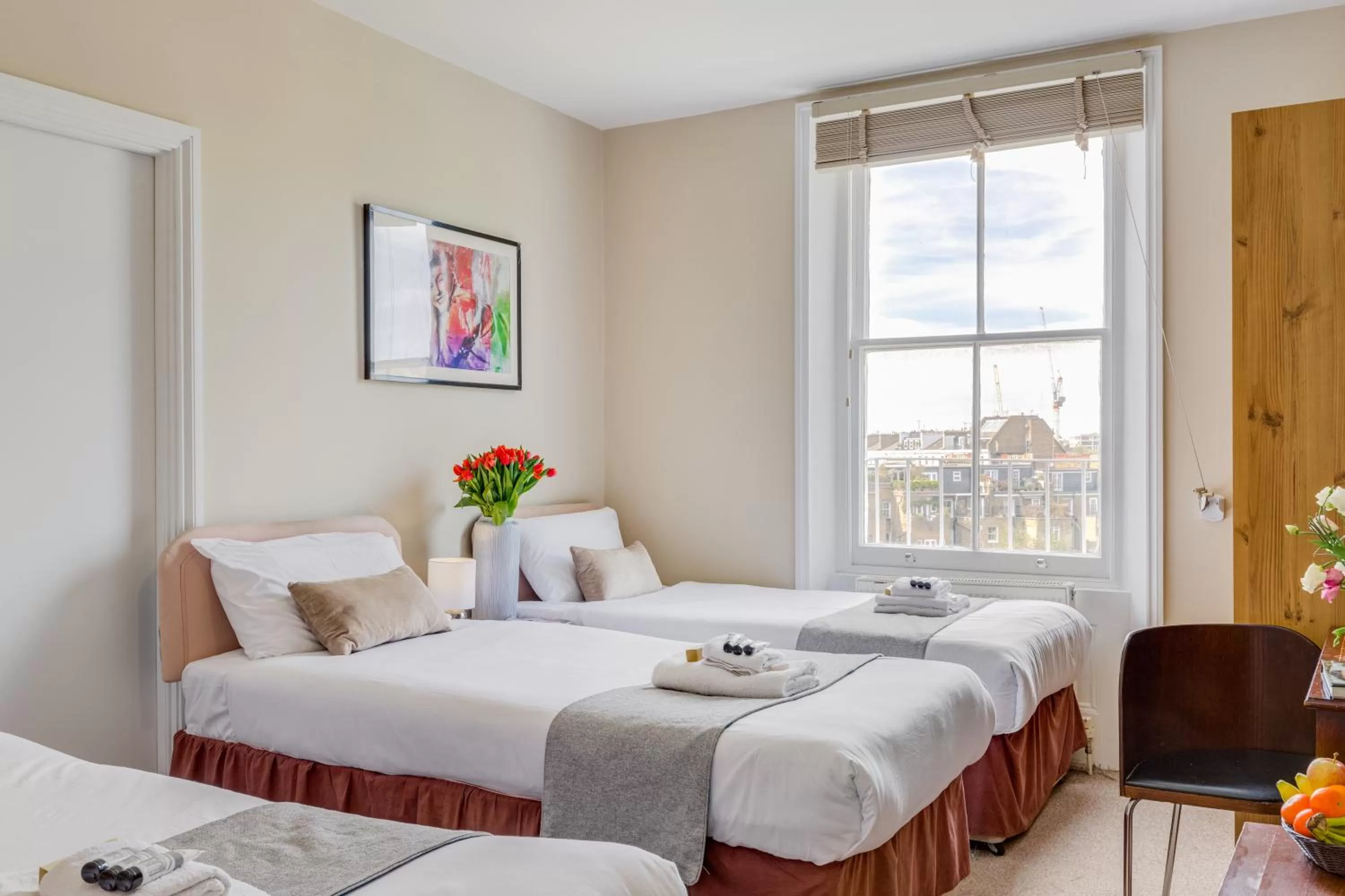 Bed in 1 Lexham Gardens Hotel