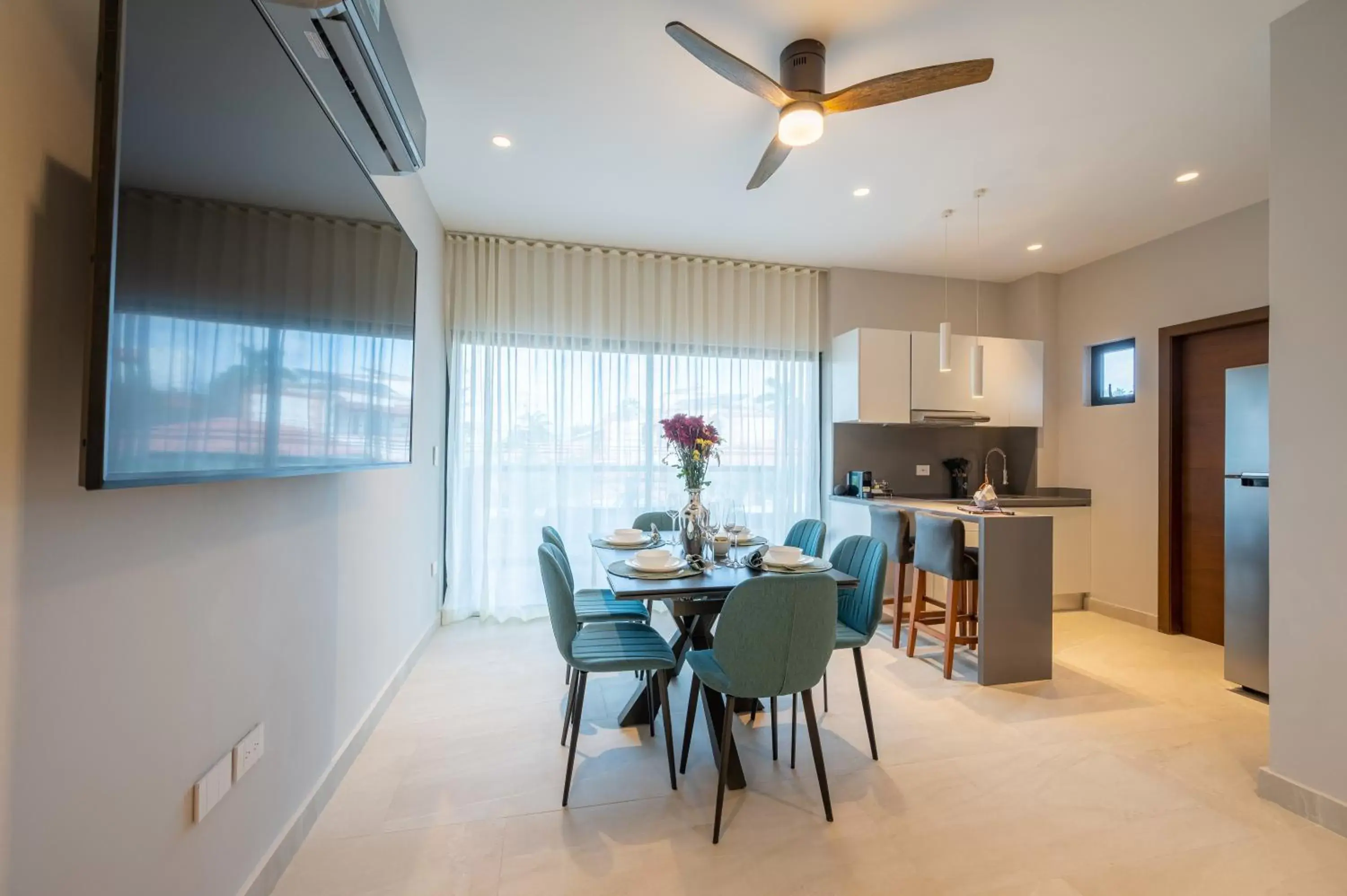 Dining Area in Kippal - Modern Oasis - ApartHotel