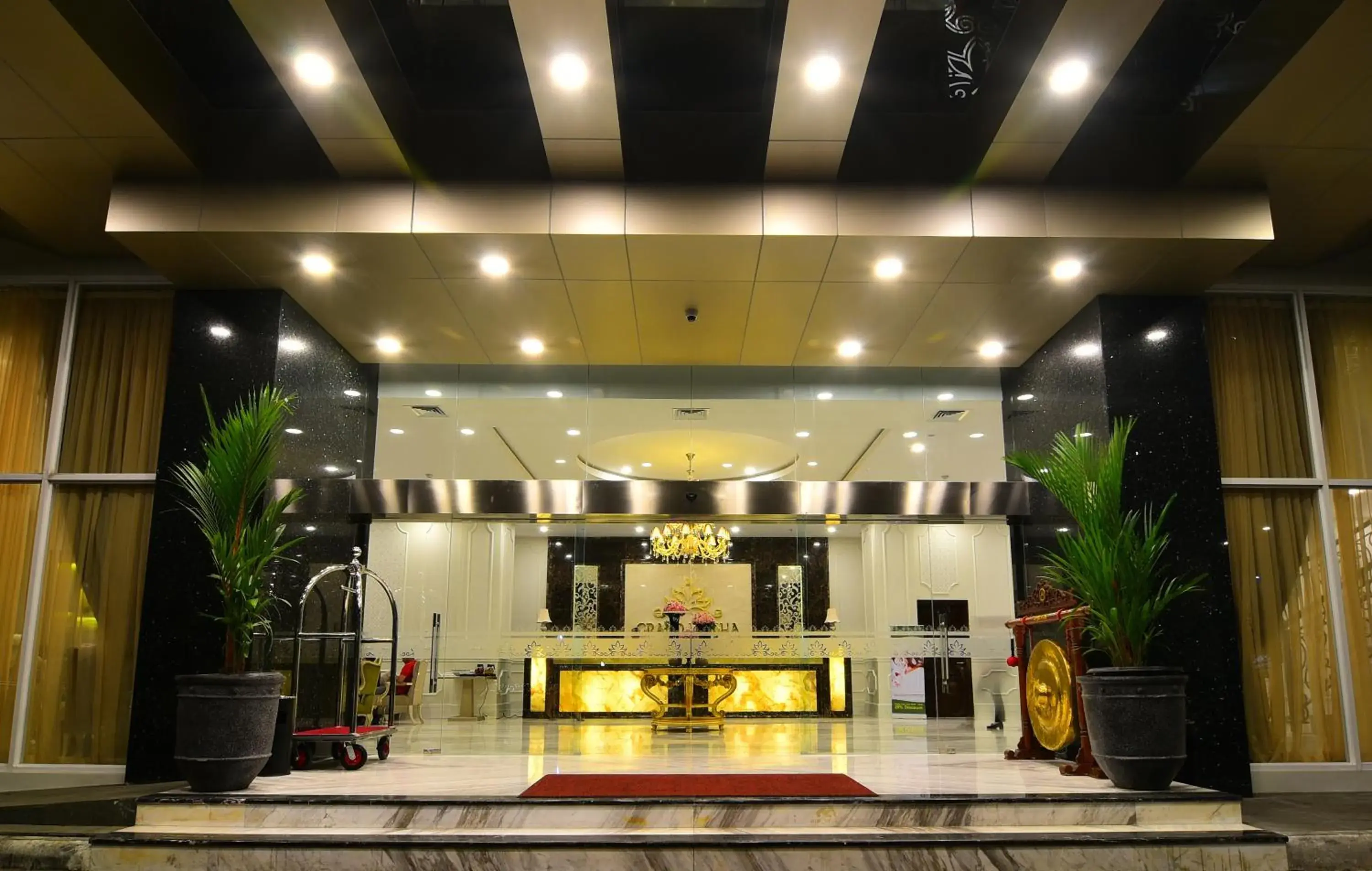 Lobby or reception in Grand Keisha Yogyakarta