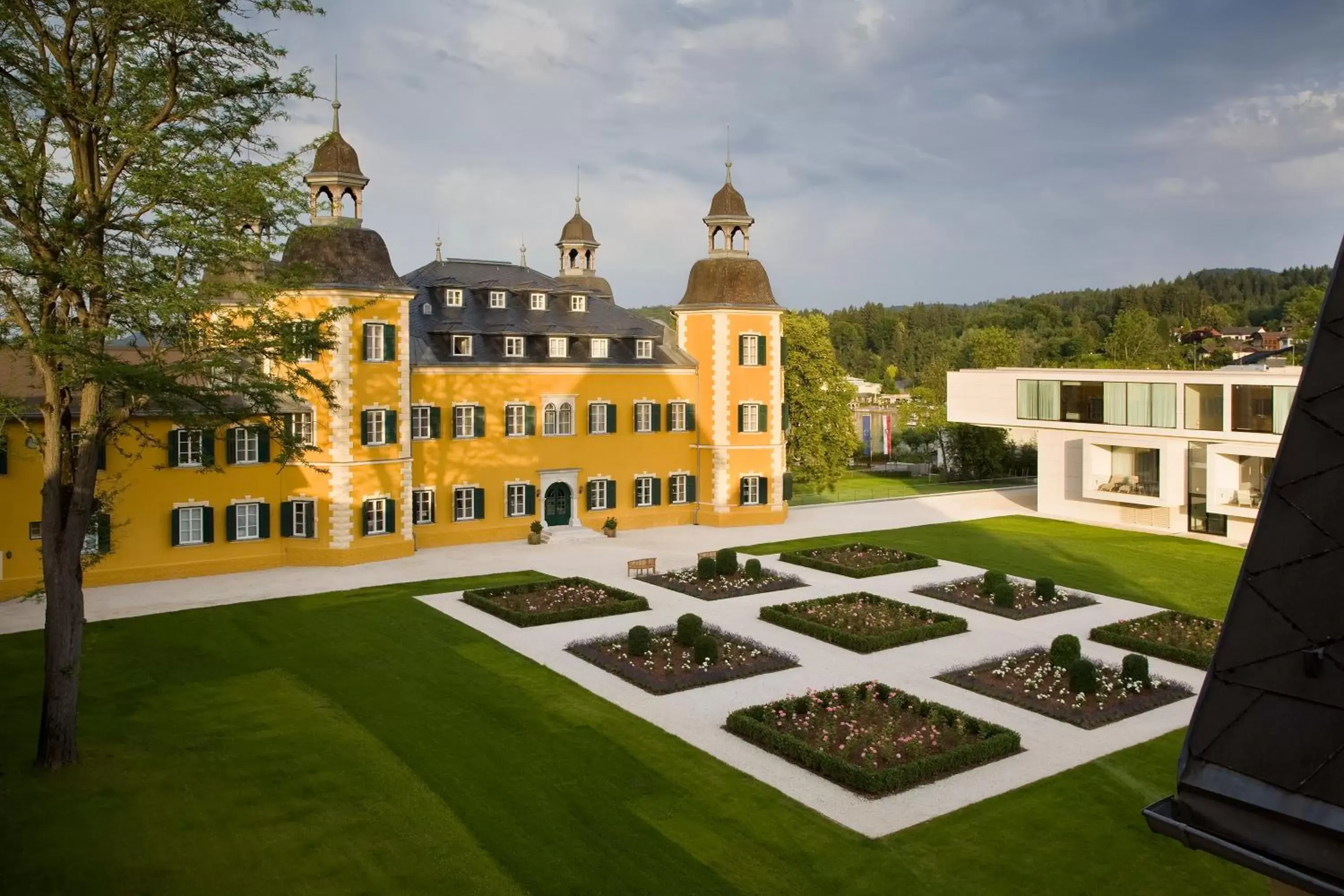 Facade/entrance, Property Building in Falkensteiner Schlosshotel Velden – The Leading Hotels of the World