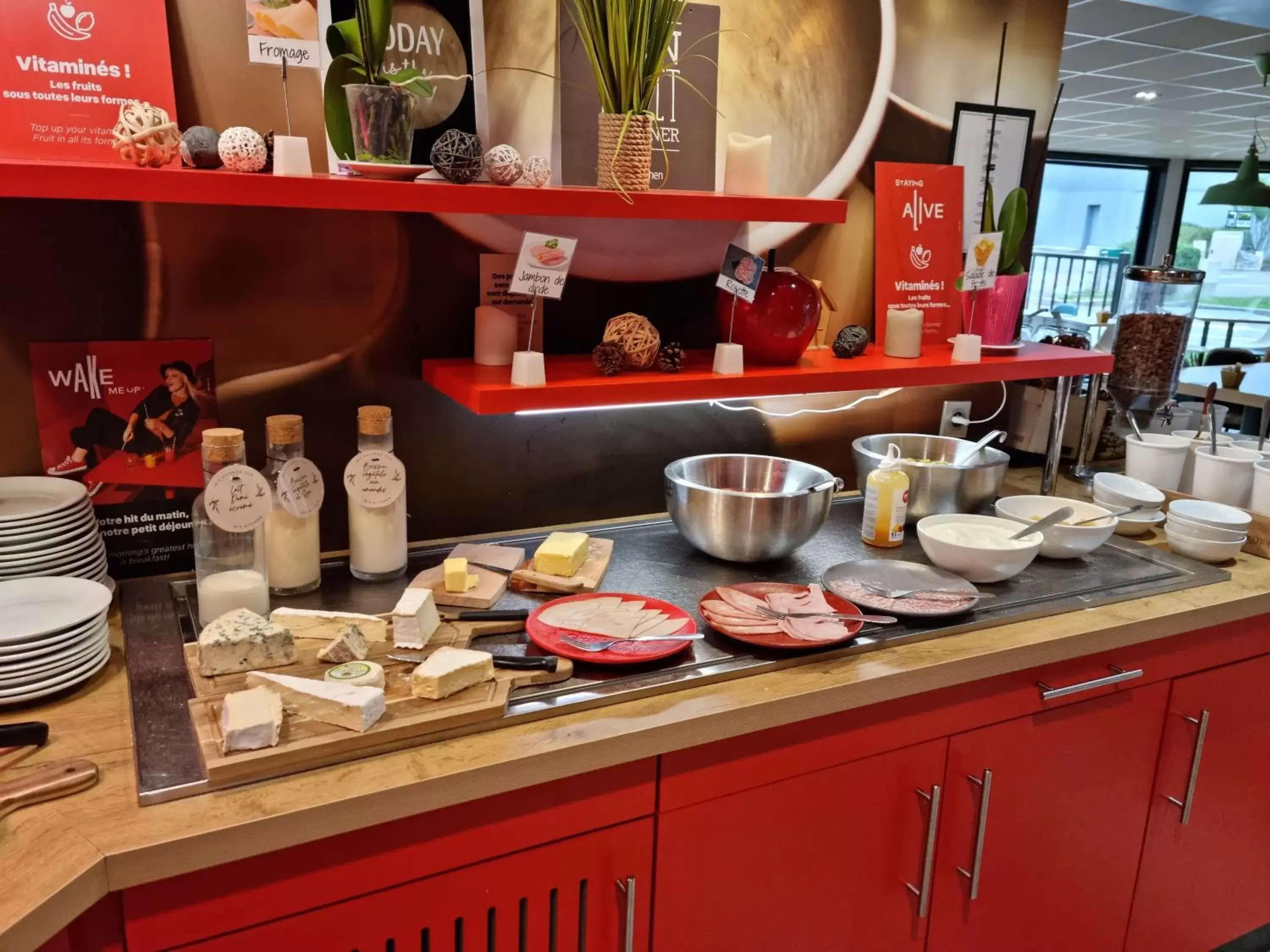 Continental breakfast in ibis Avignon Sud