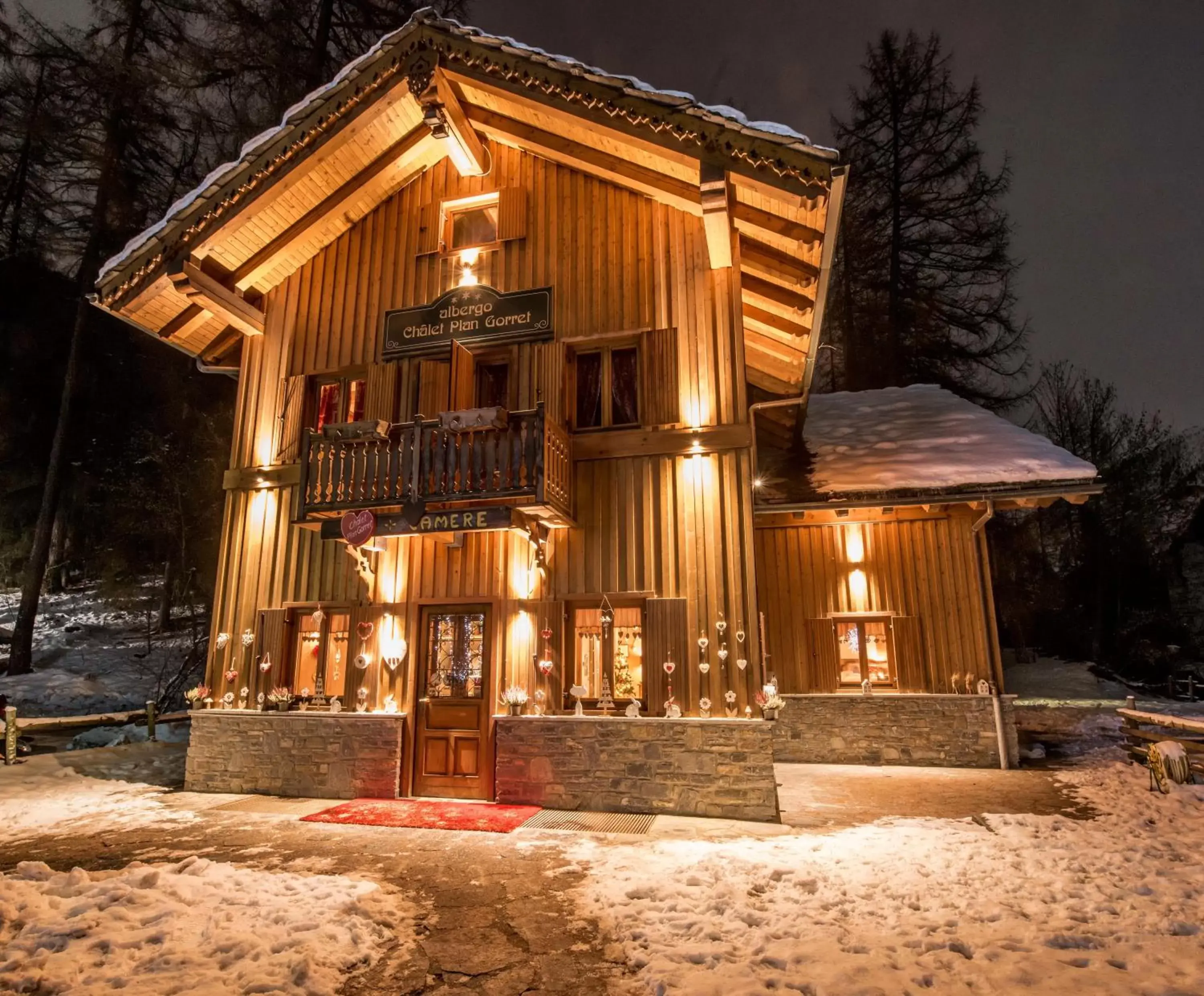 Facade/entrance, Winter in Chalet Plan Gorret