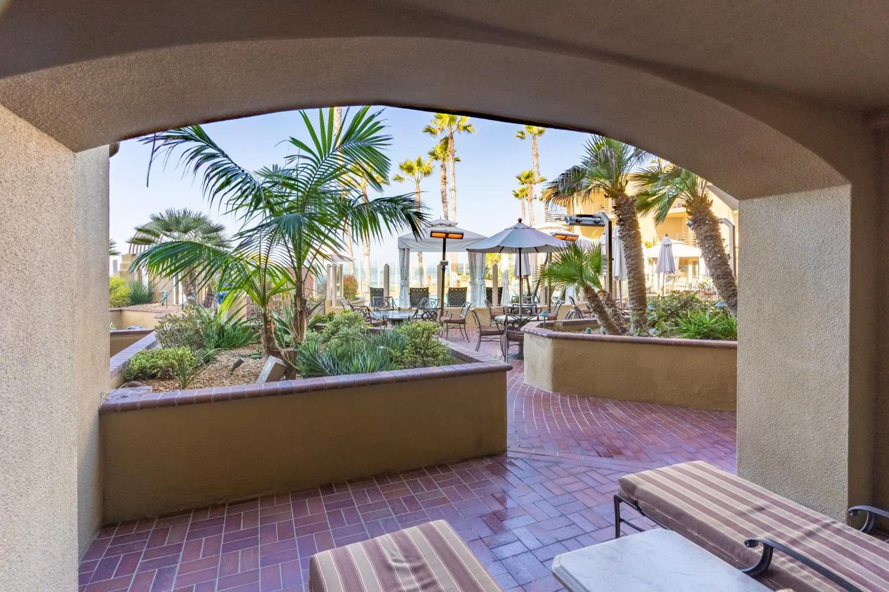 Patio in Pacific Terrace Hotel