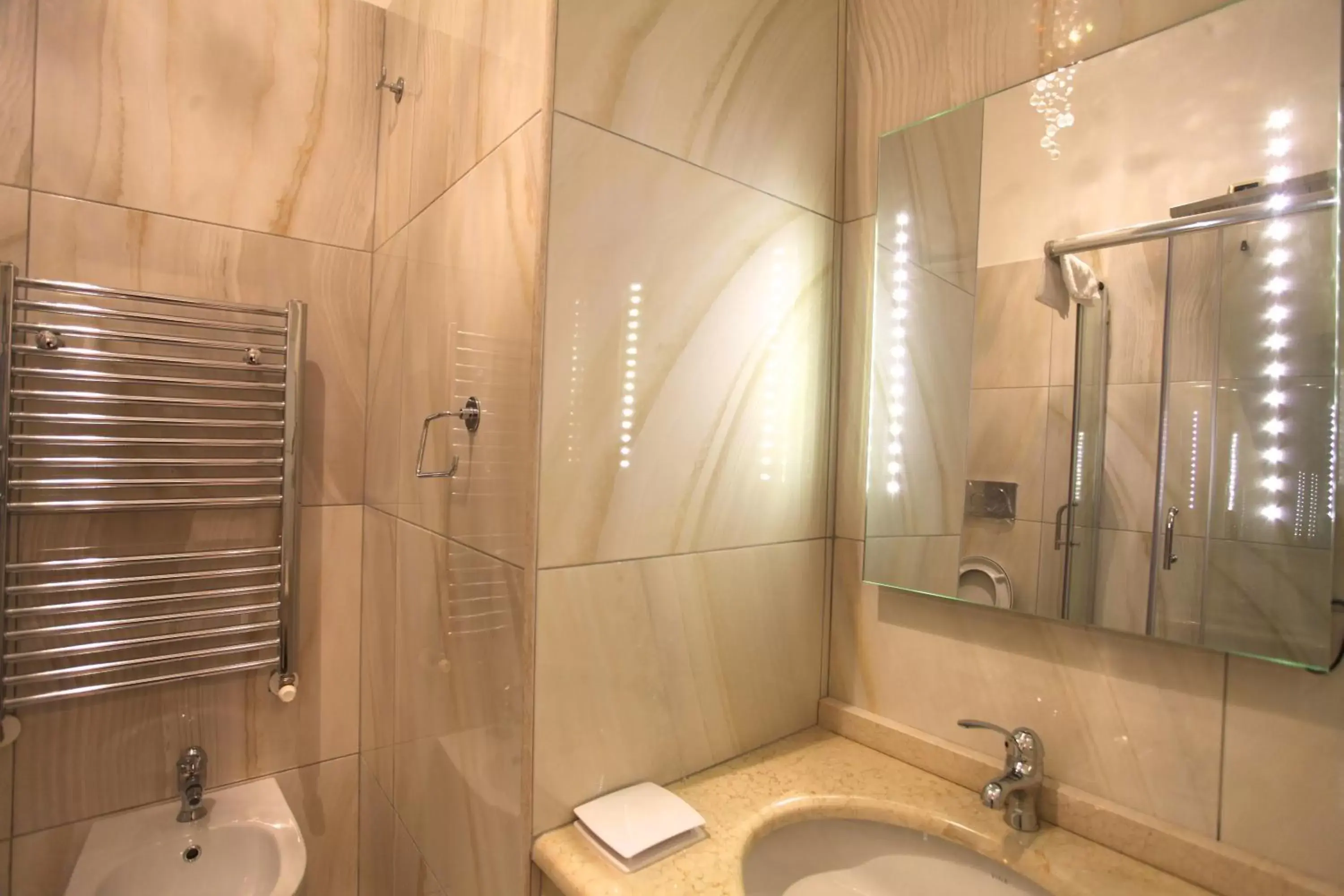 Toilet, Bathroom in B&B Roma Royal Residence