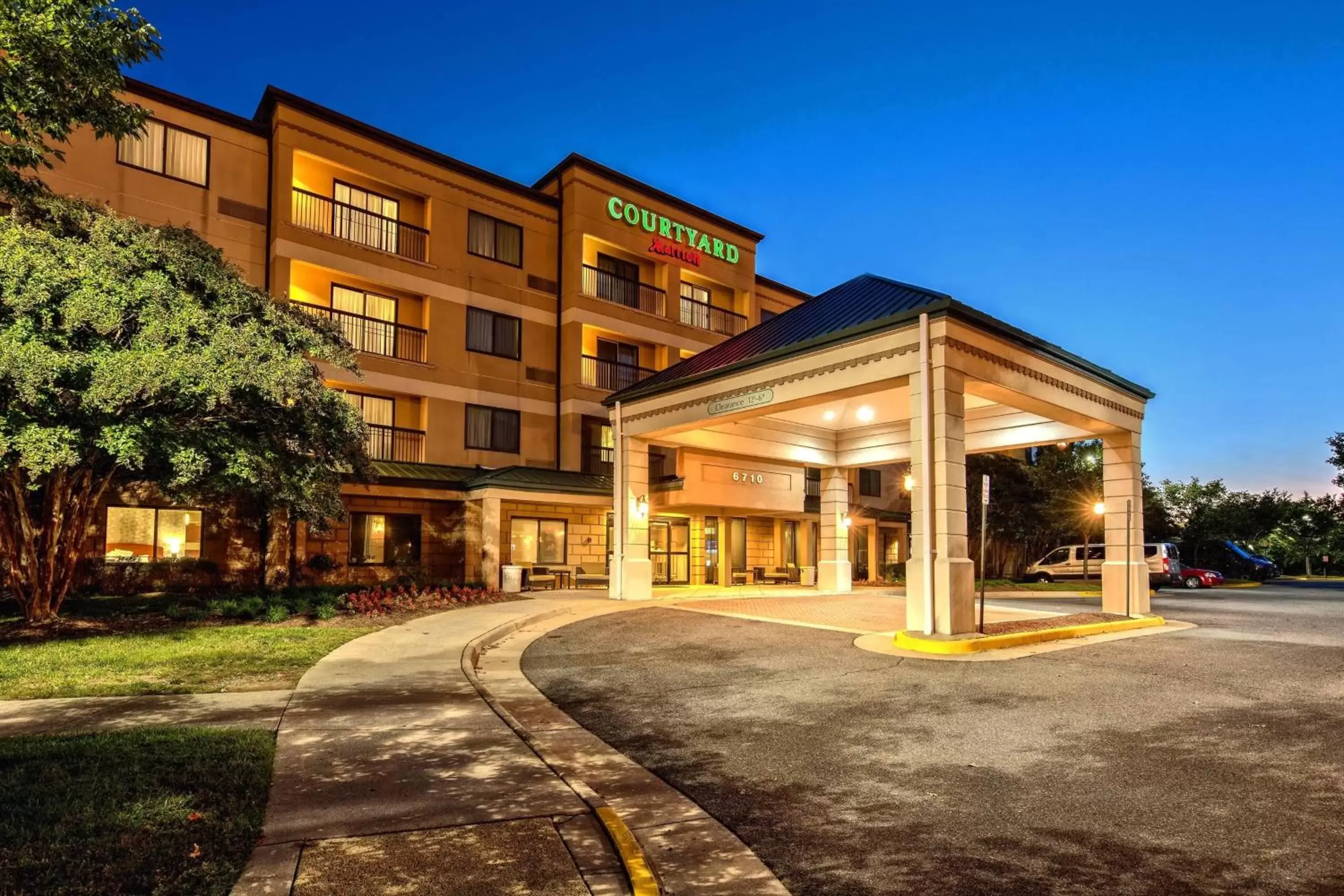 Property Building in Courtyard by Marriott Springfield