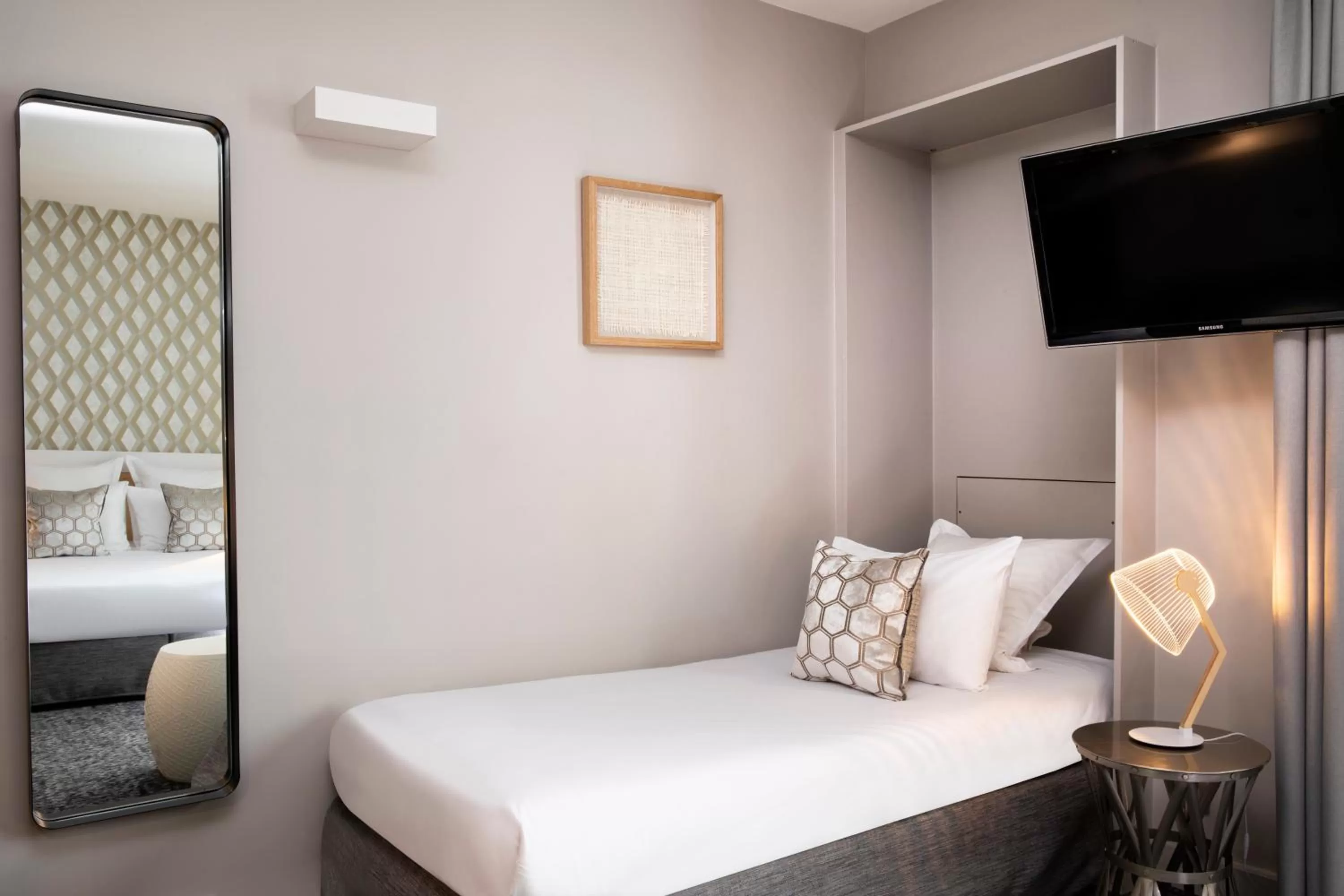 Bed in Paris Bastille