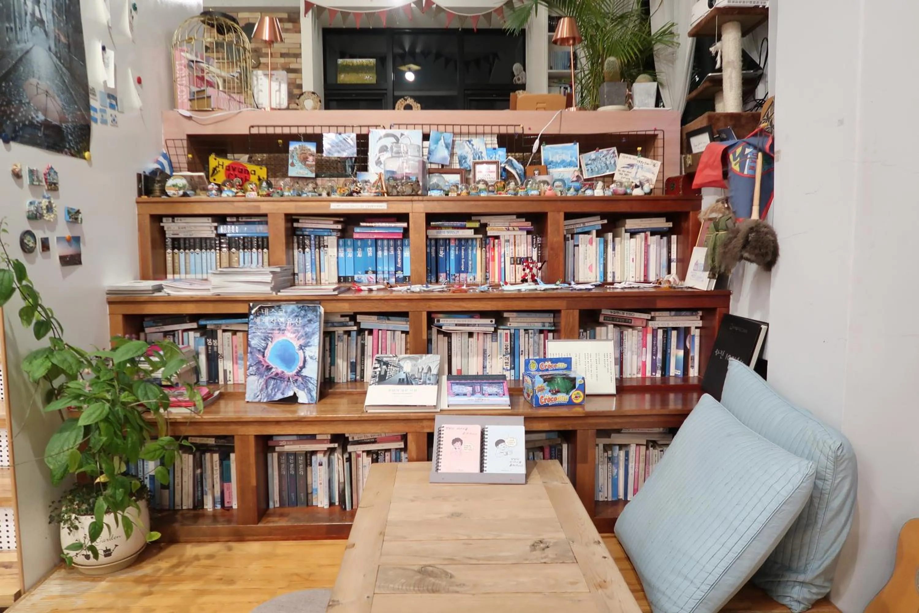 Library in Andong Poong-gyung HOSTEL n LIBRARY