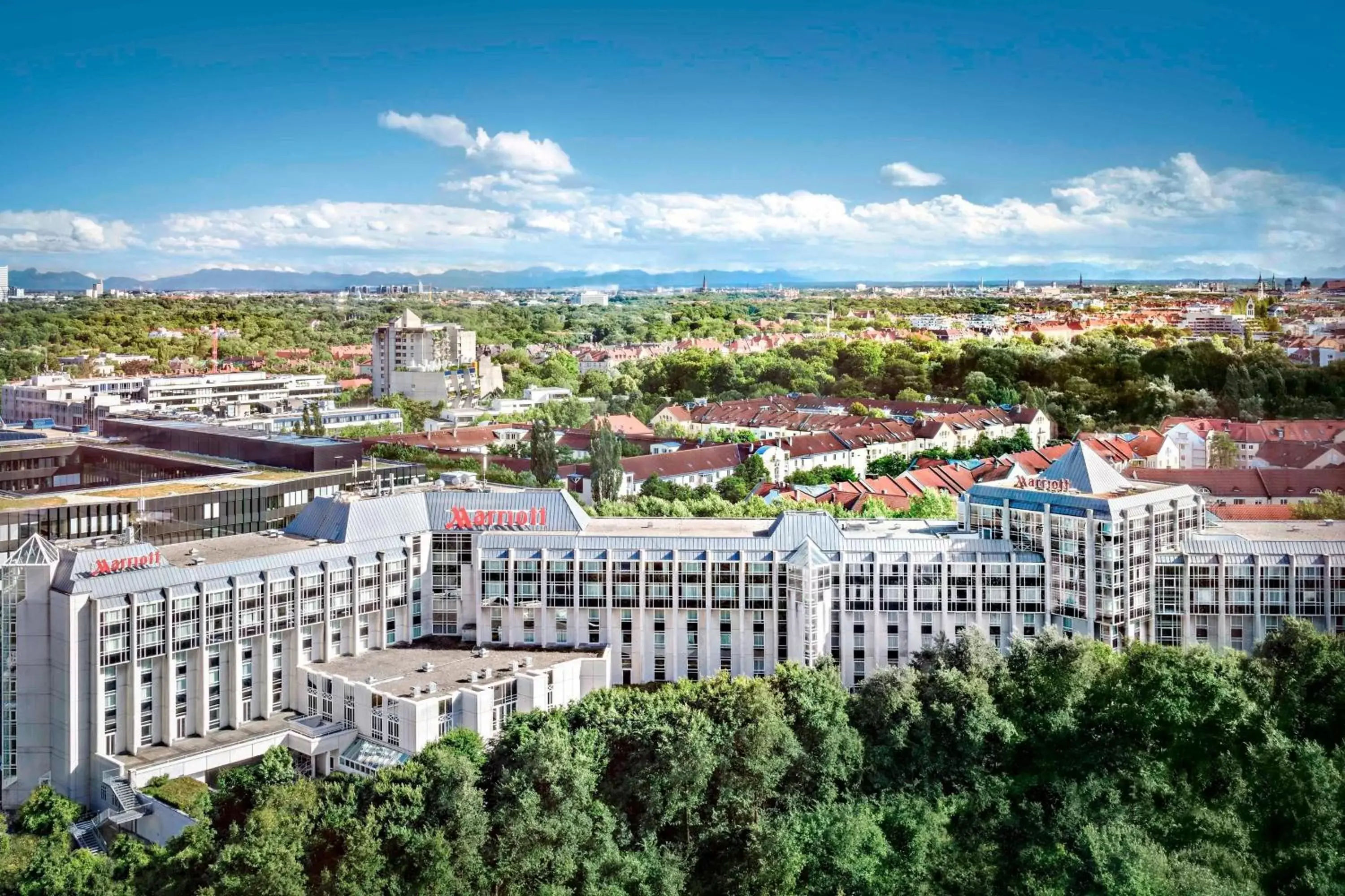 Property building, Bird's-eye View in Munich Marriott Hotel