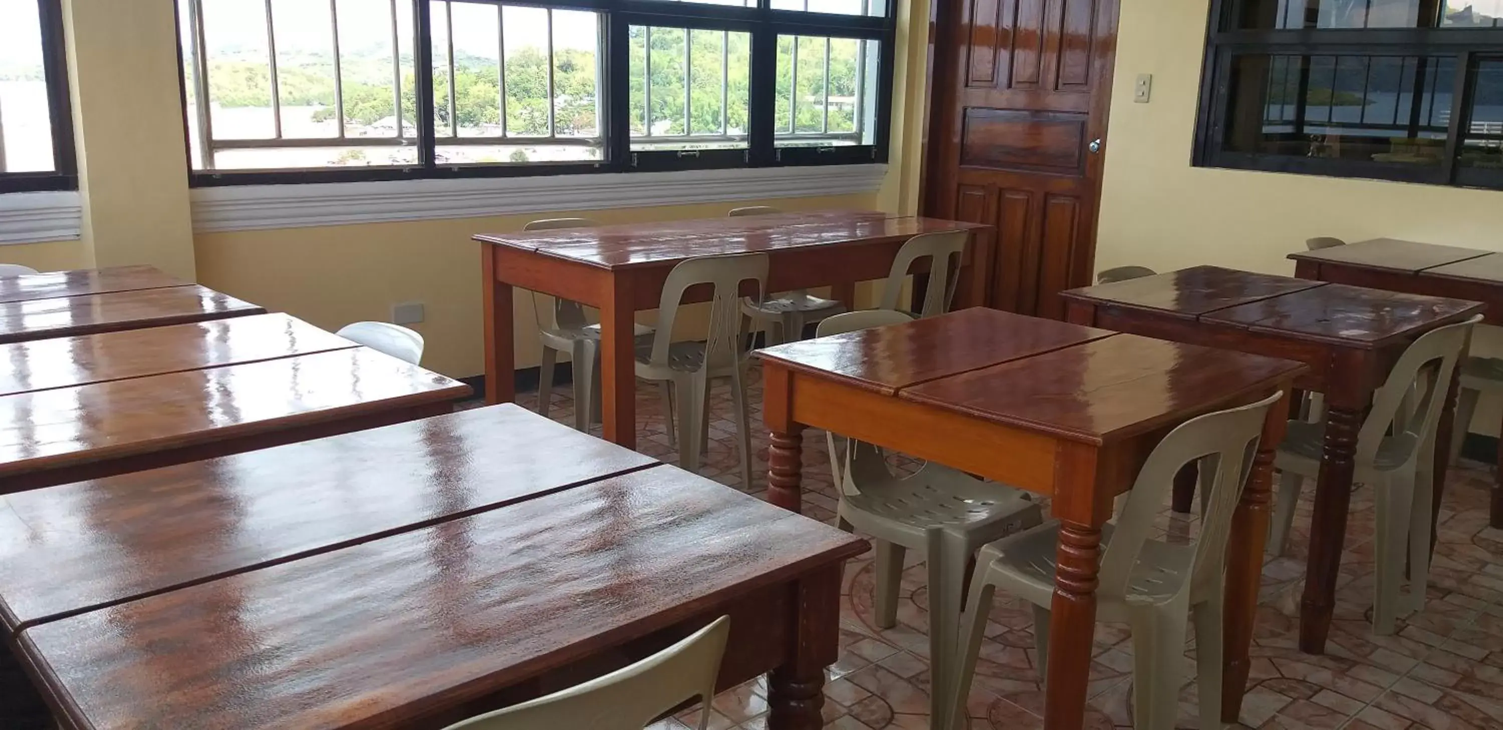 Dining area, Restaurant/Places to Eat in Divine Castle Travelers Inn