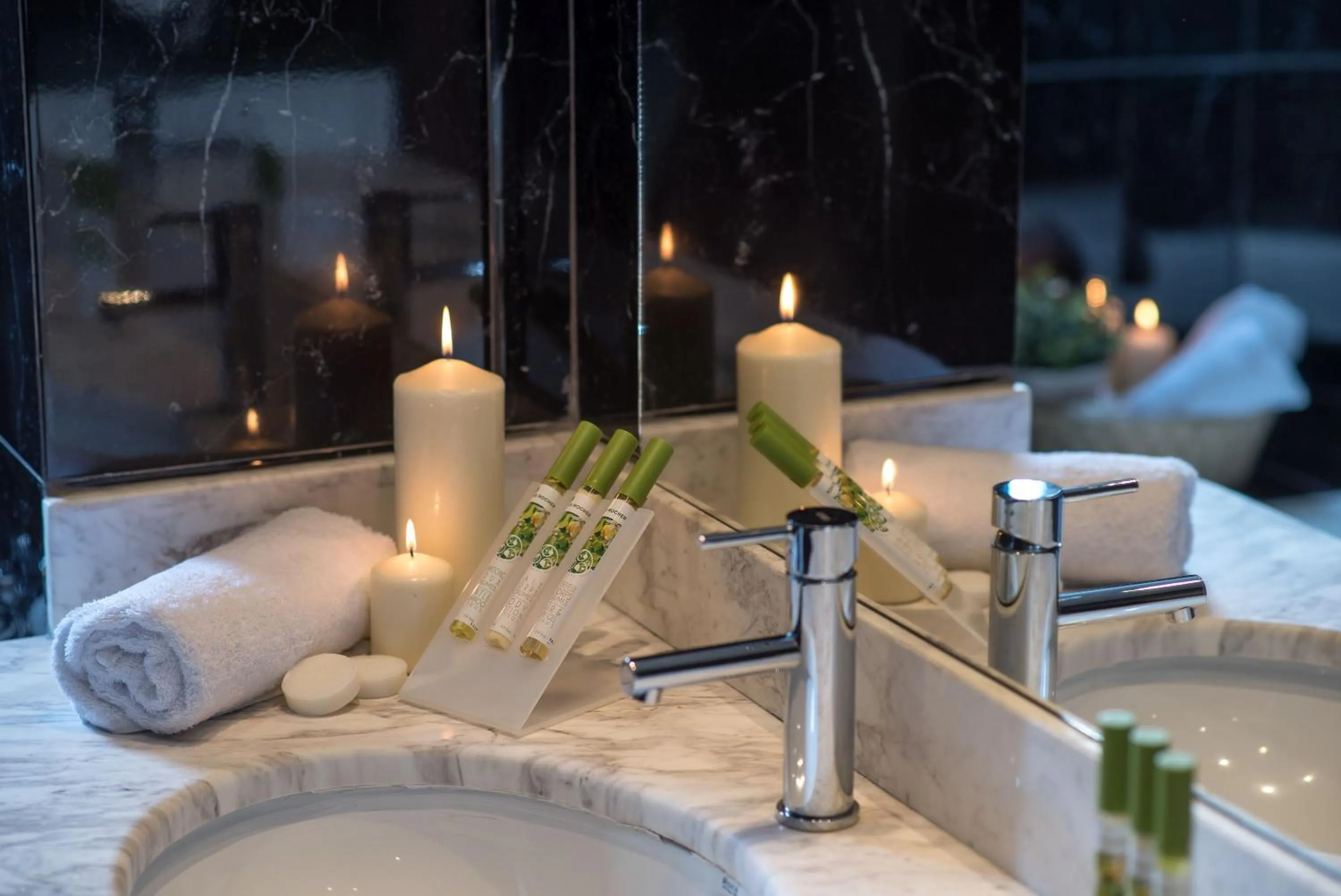 Shower in Galaxy Beach Resort BW Premier Collection