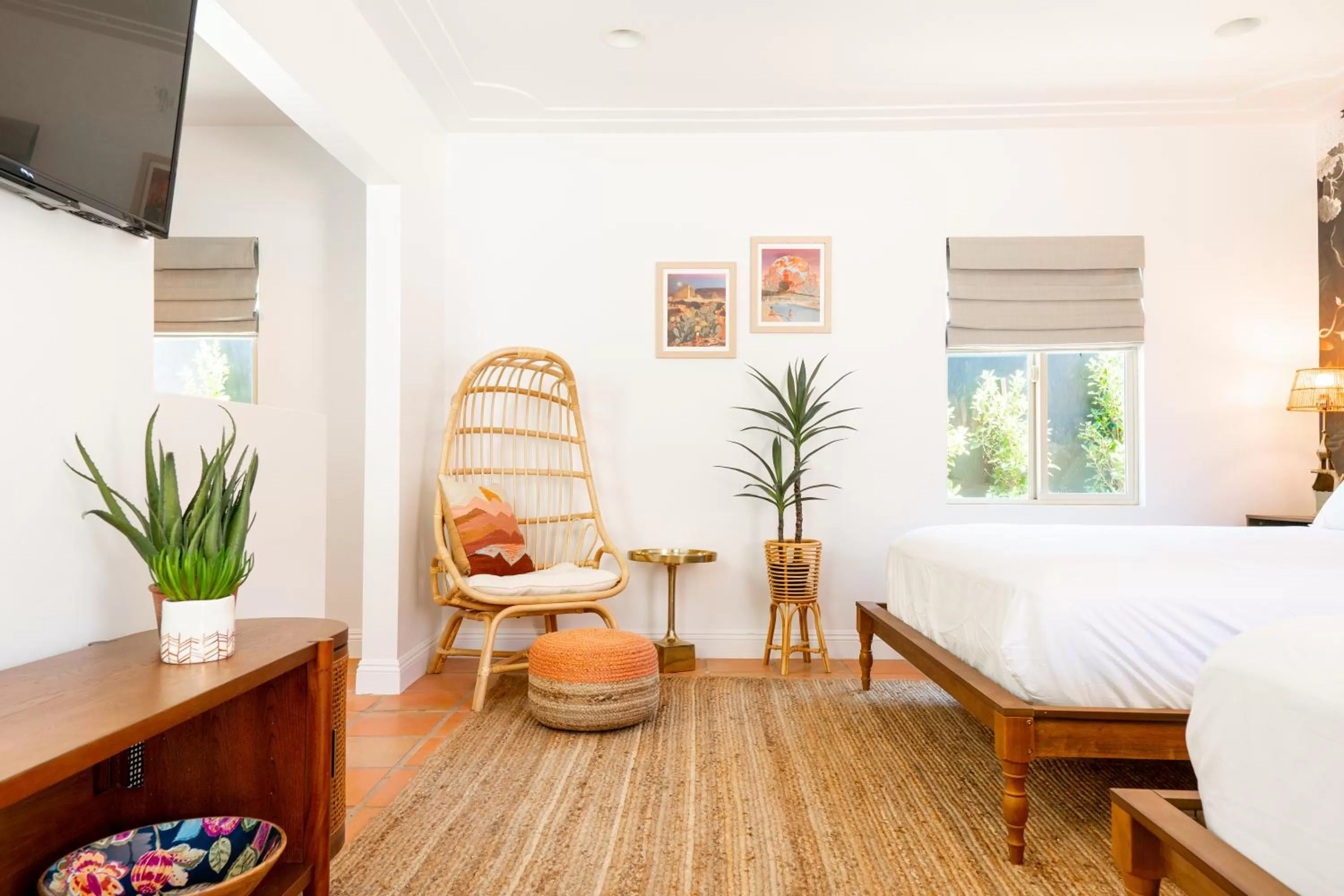 Photo of the whole room, Bed in Fleur Noire Hotel - 21 and Over